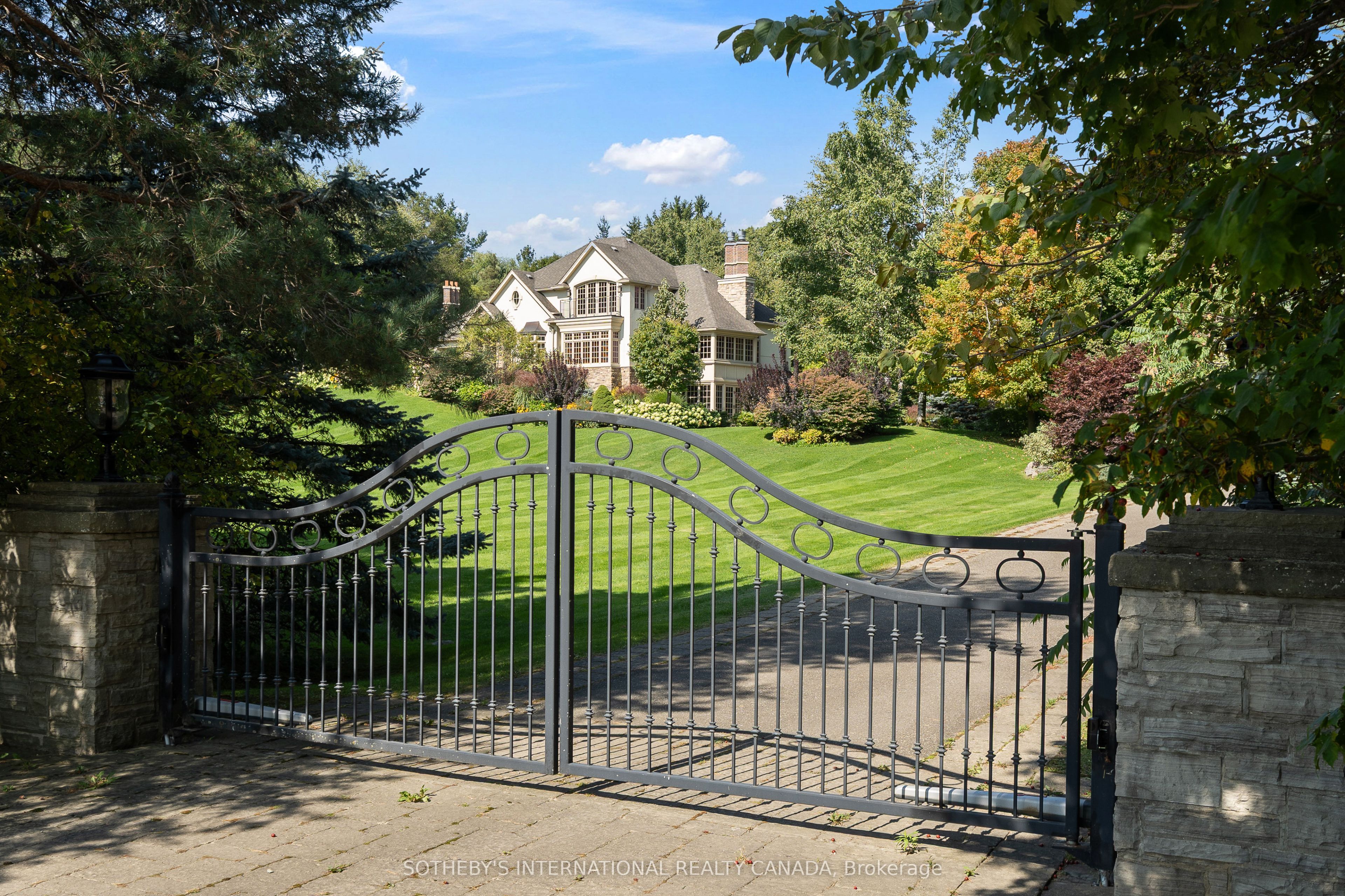 5088 Escarpment Side Road