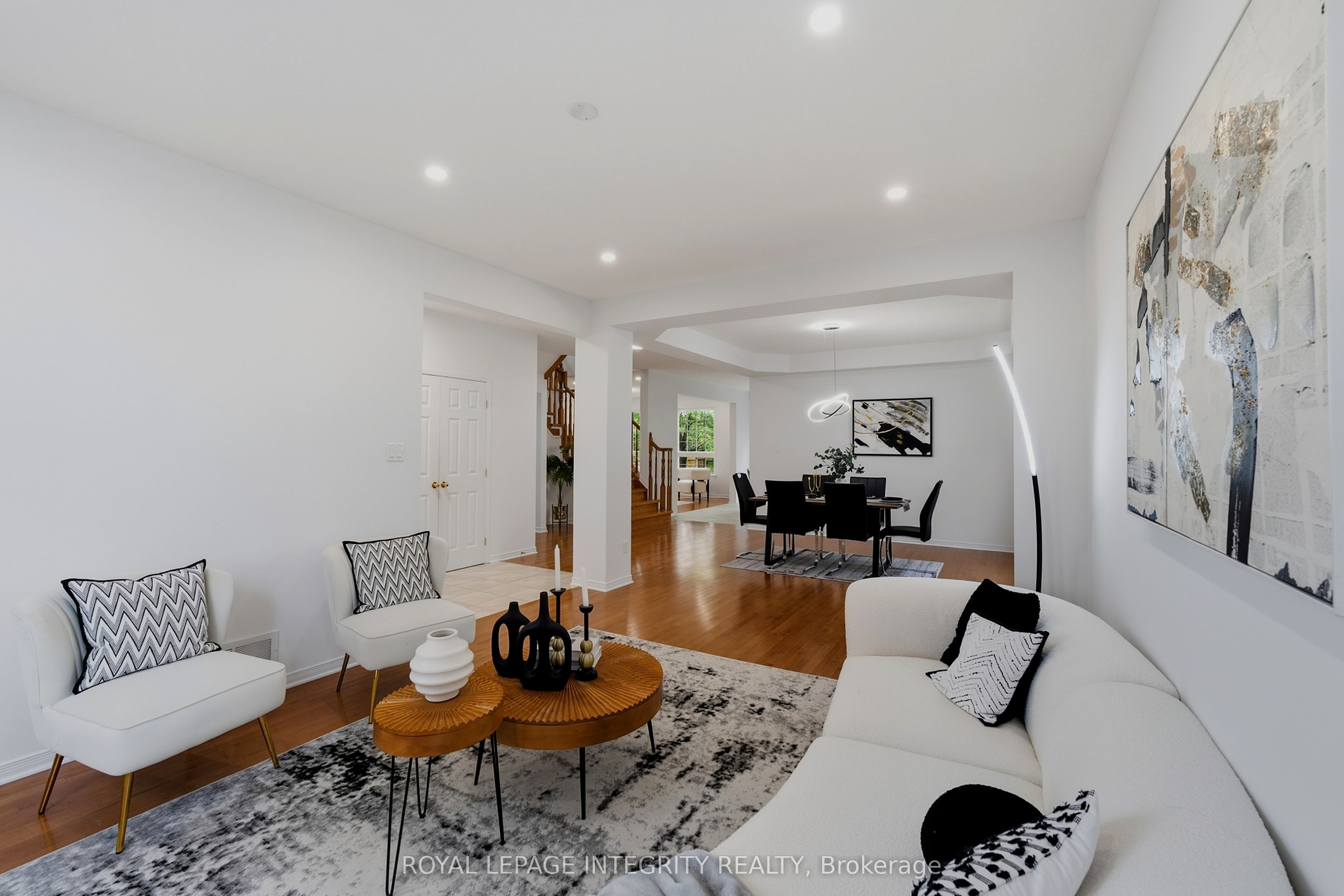 176 WINDANCE Crescent