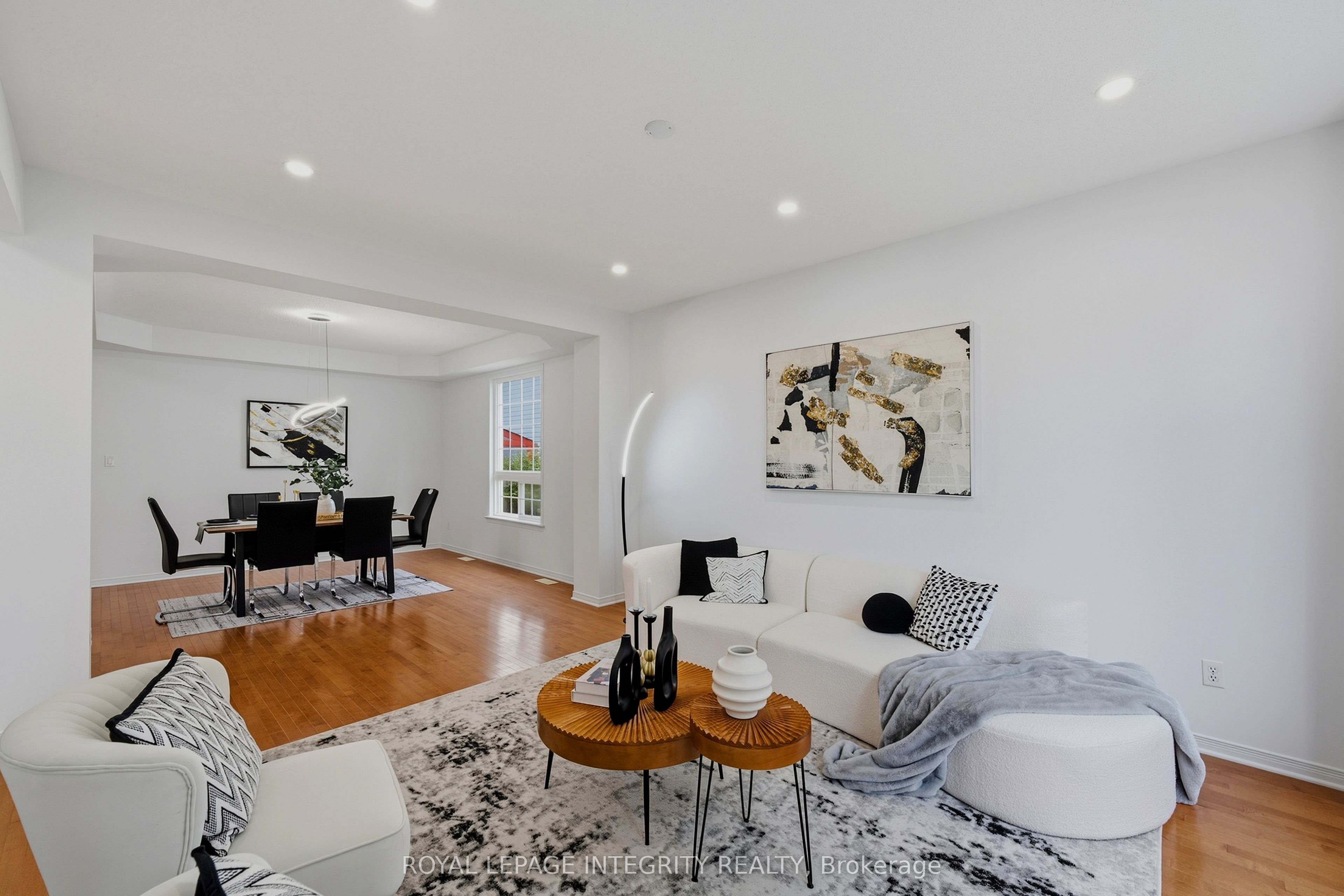 176 WINDANCE Crescent