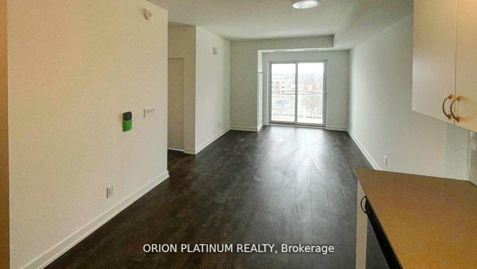 56 Lakeside Terrace 604