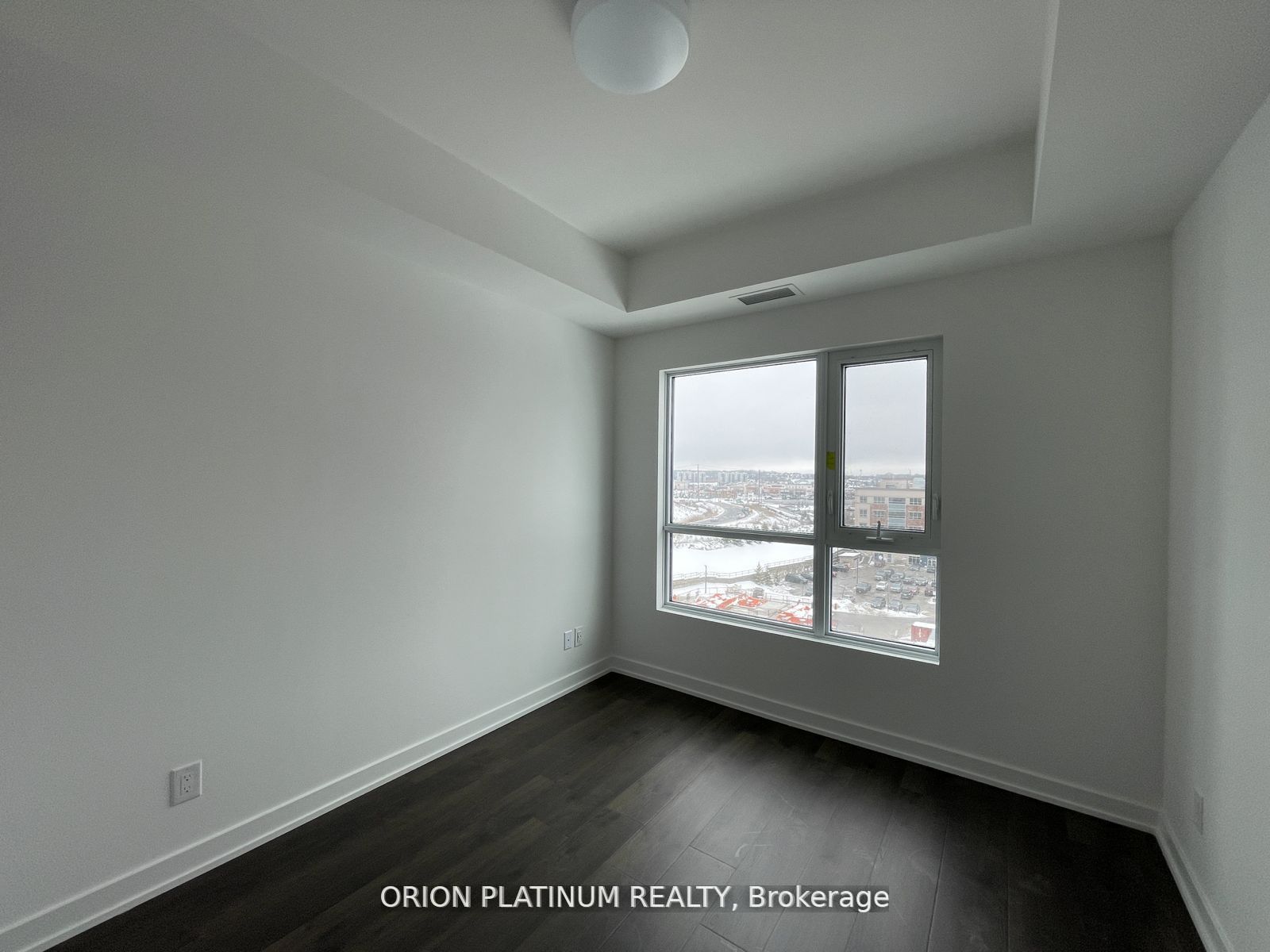 56 Lakeside Terrace 604