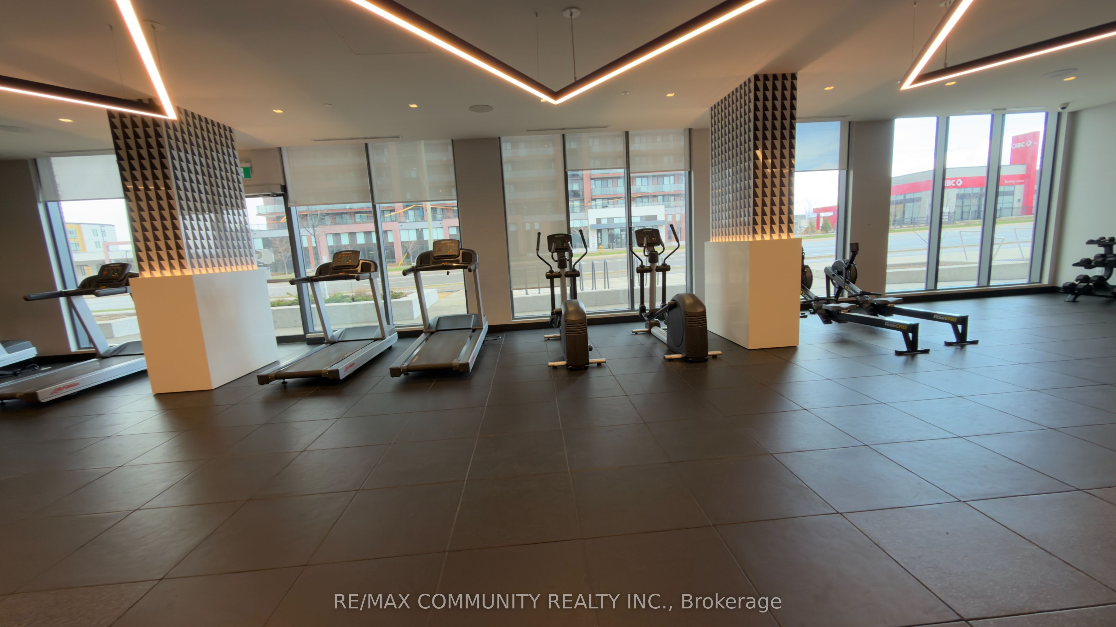2545 Simcoe Street N 319