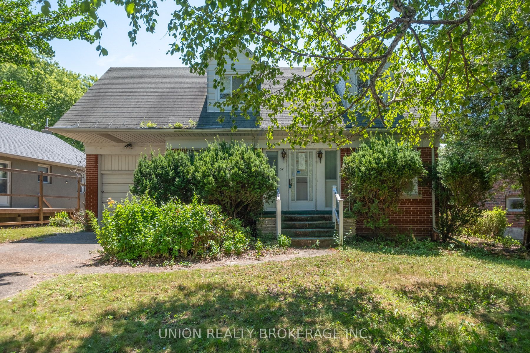 37 Shirley Crescent