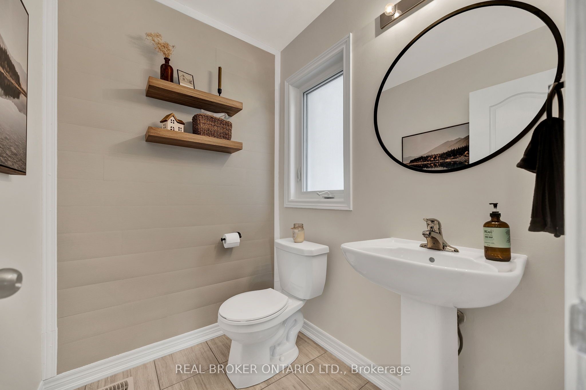 335 Krotz Street W