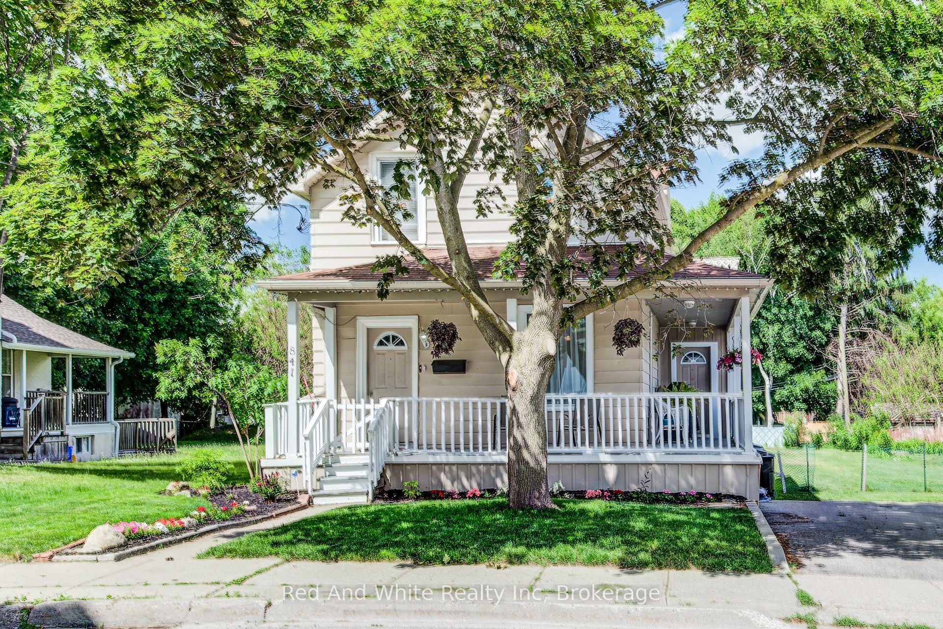 841 Duke Street