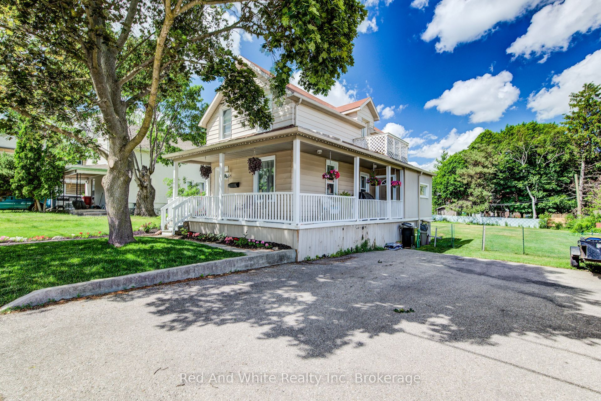 841 Duke Street