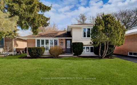 1419 Sandgate Crescent Mississauga ON L5J 2E3