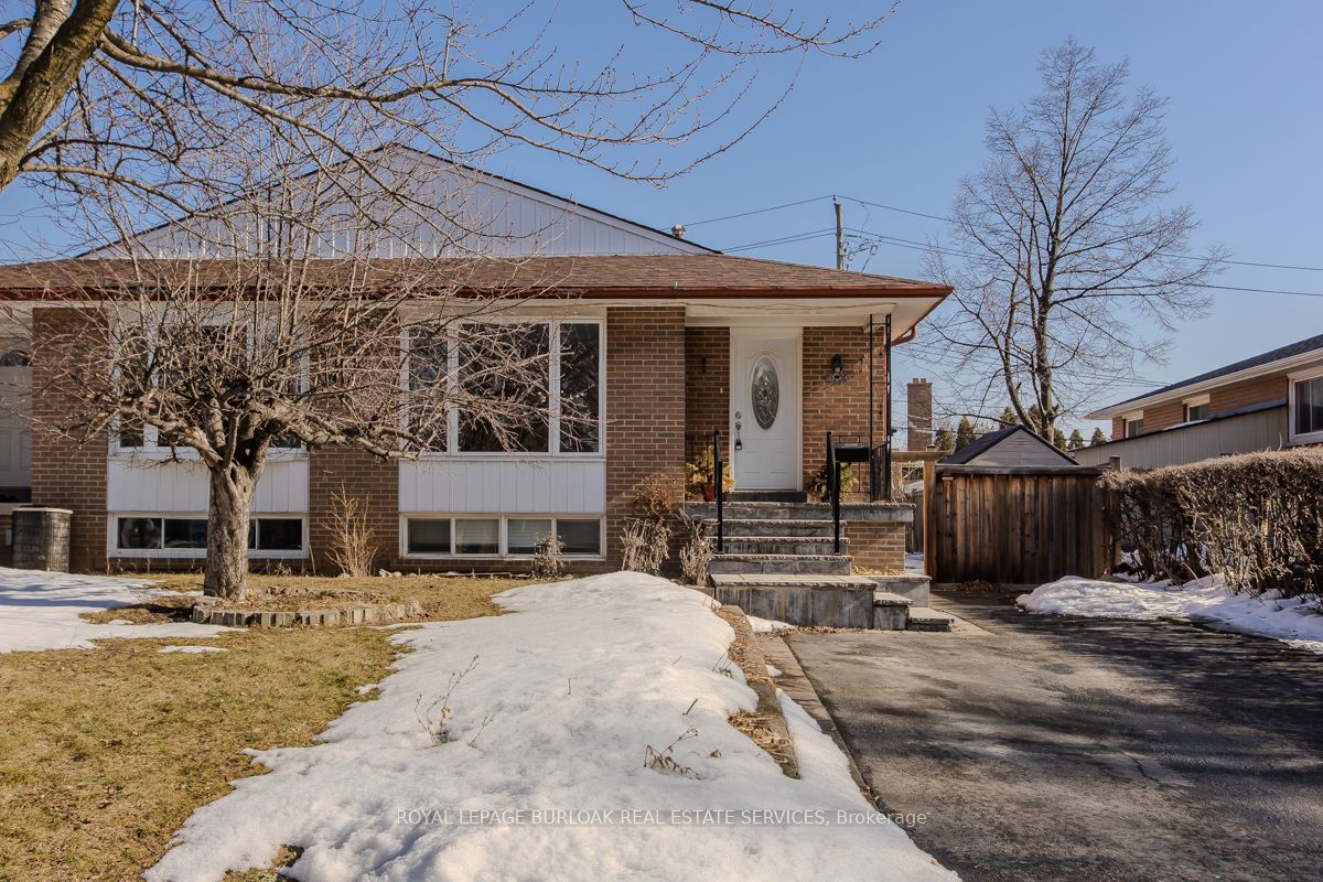 1294 Napier Crescent