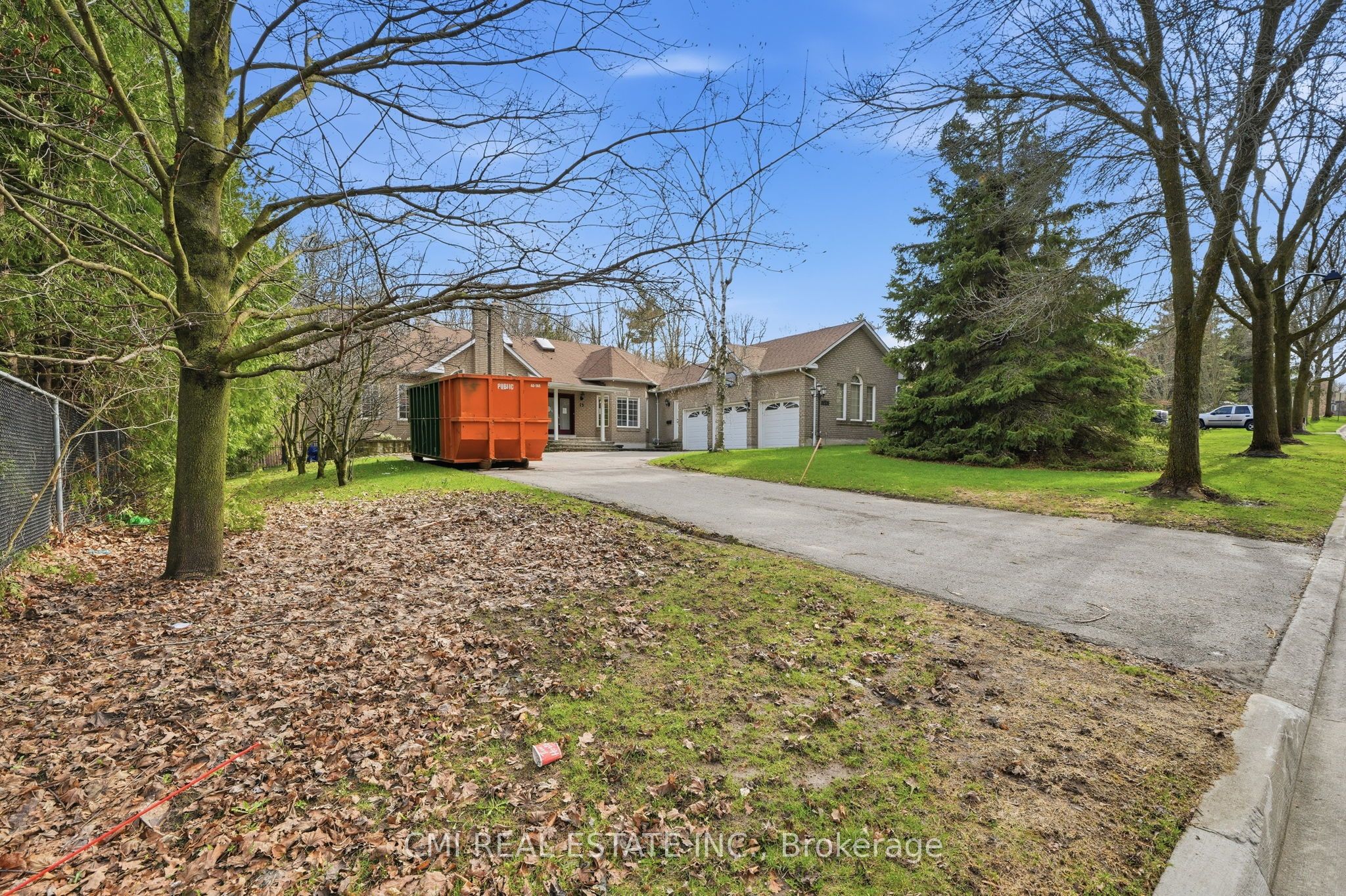 15 Treegrove Circle