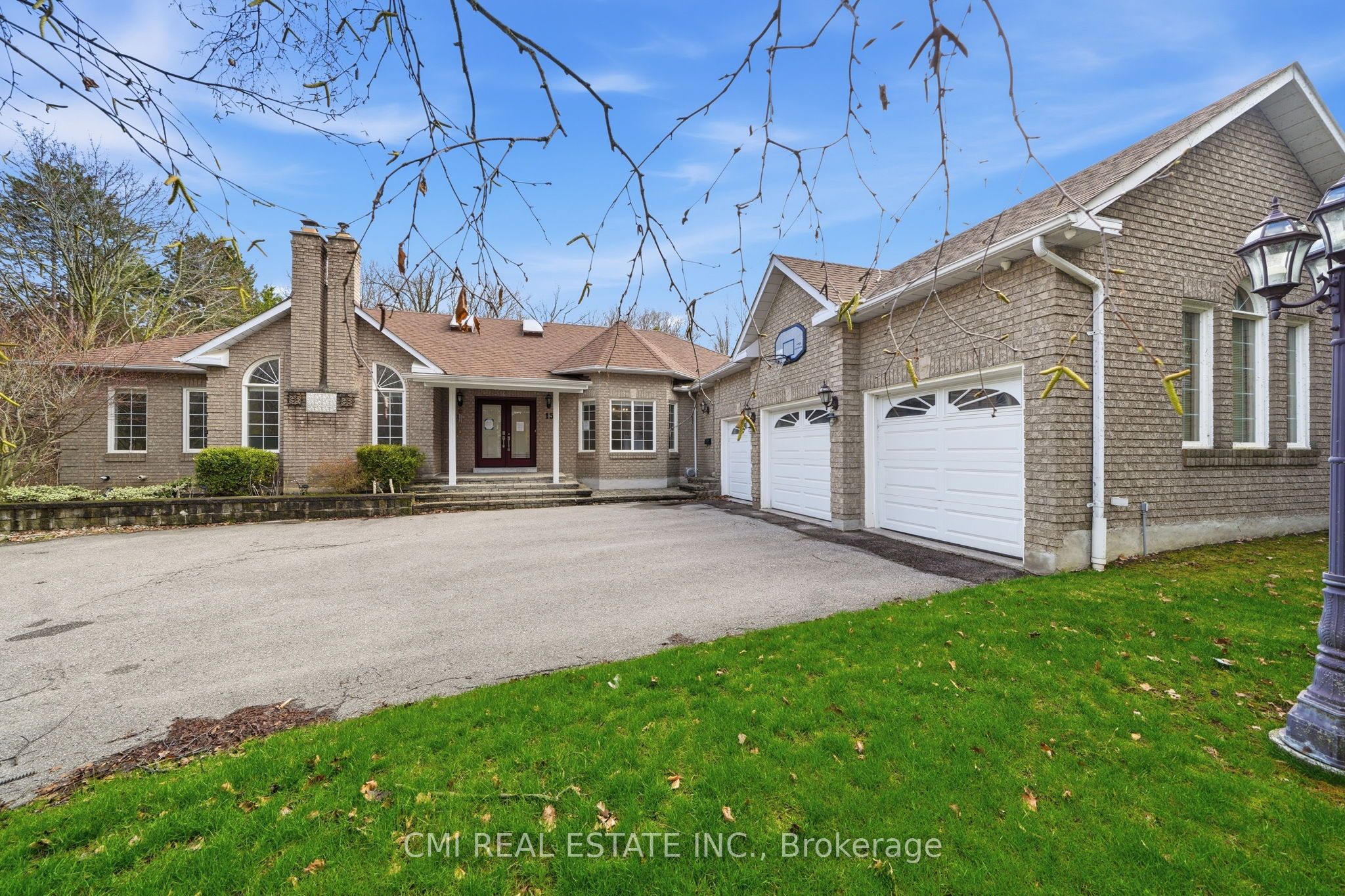15 Treegrove Circle