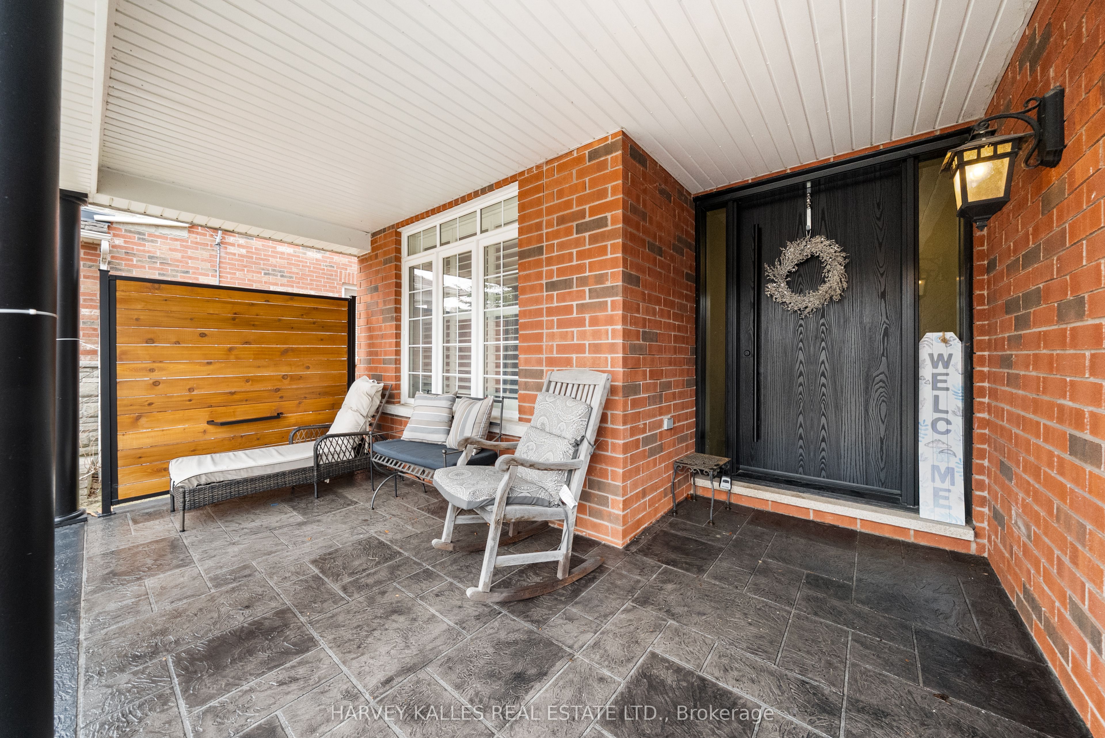 86 Rockland Crescent