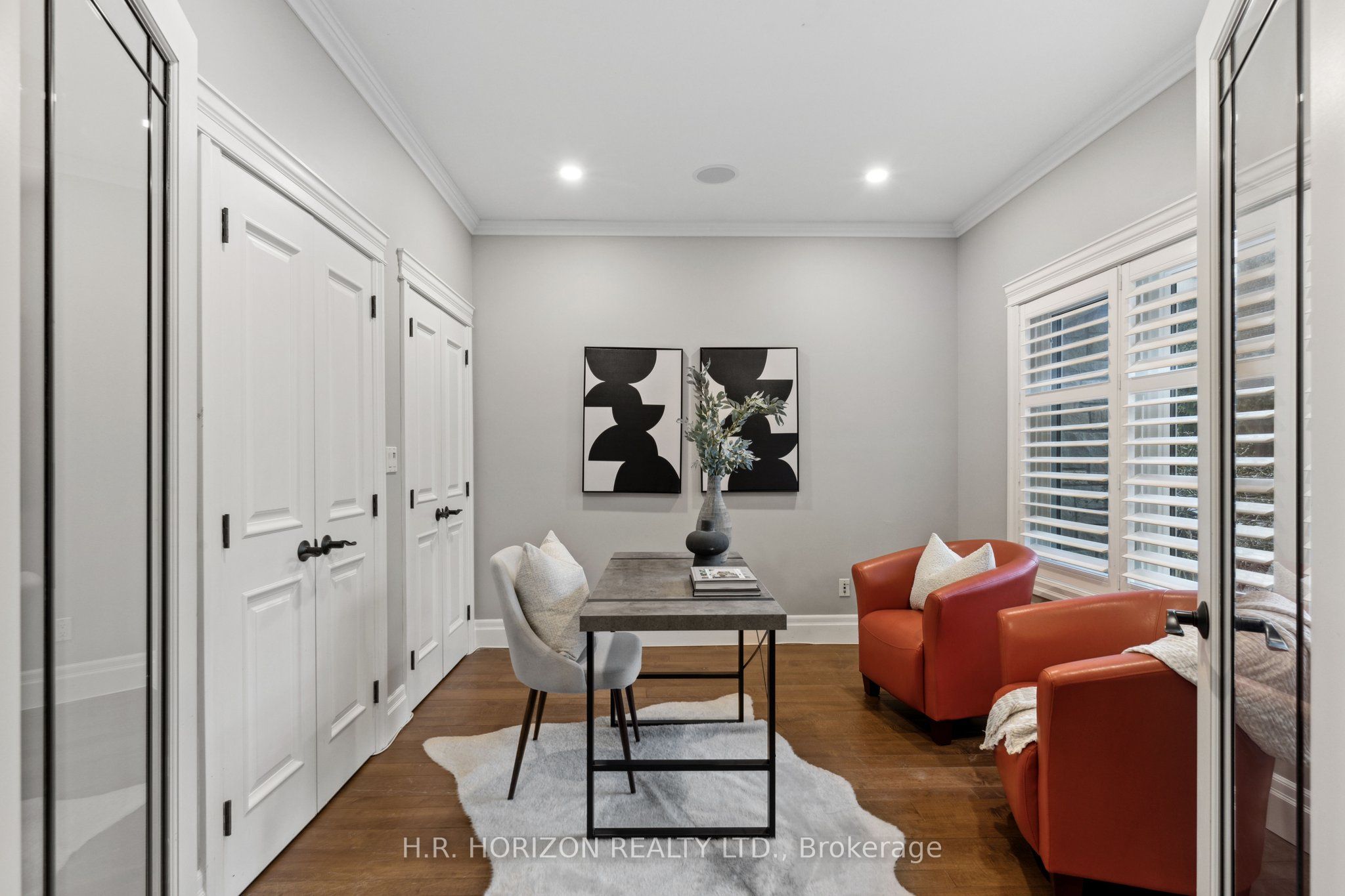 214 Russell Street E