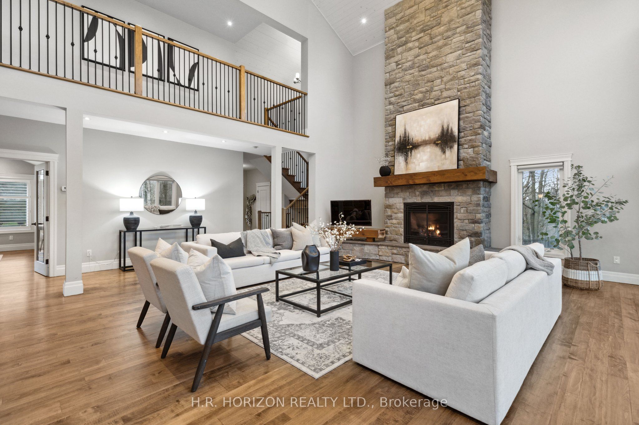 214 Russell Street E