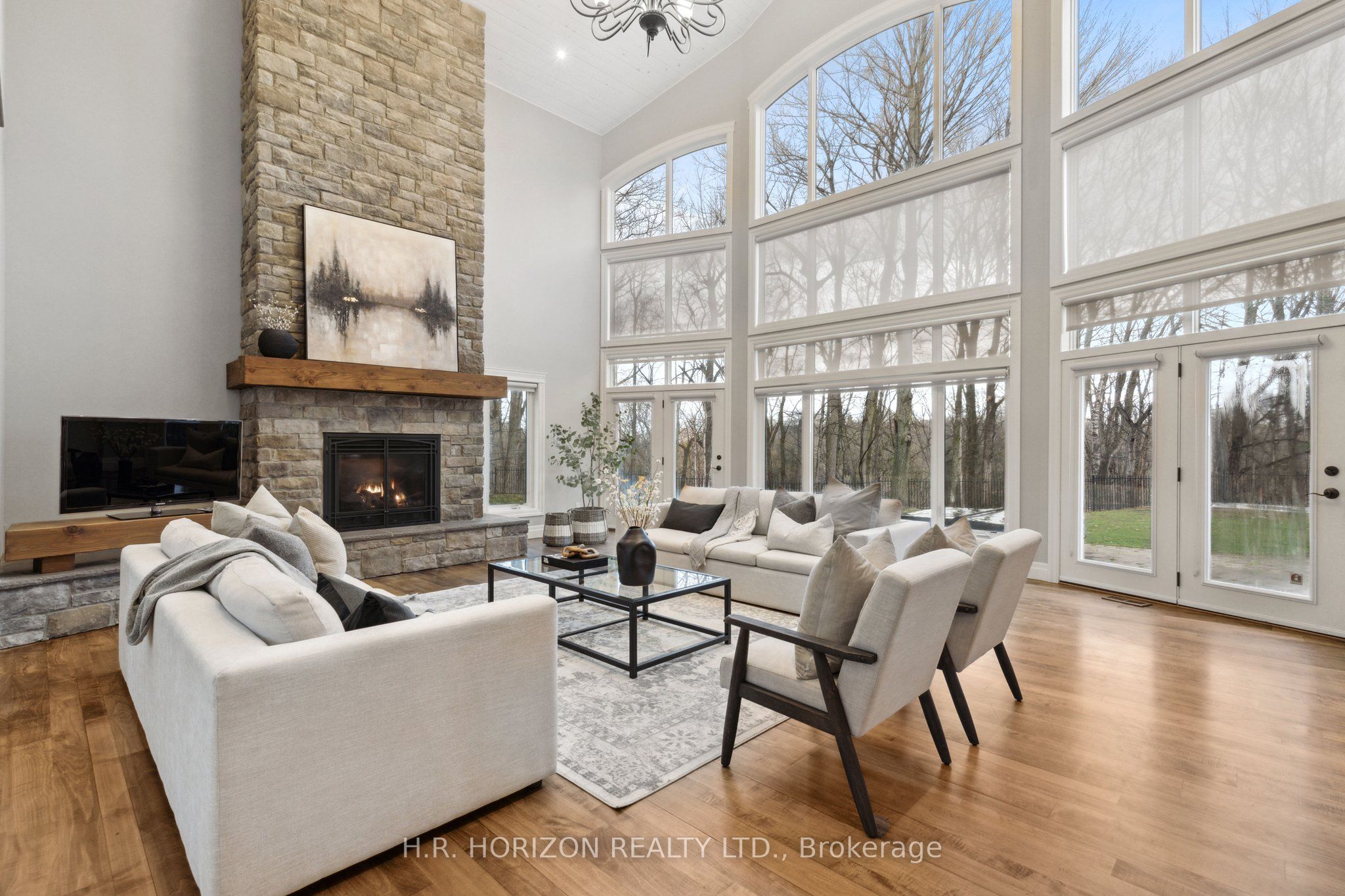 214 Russell Street E