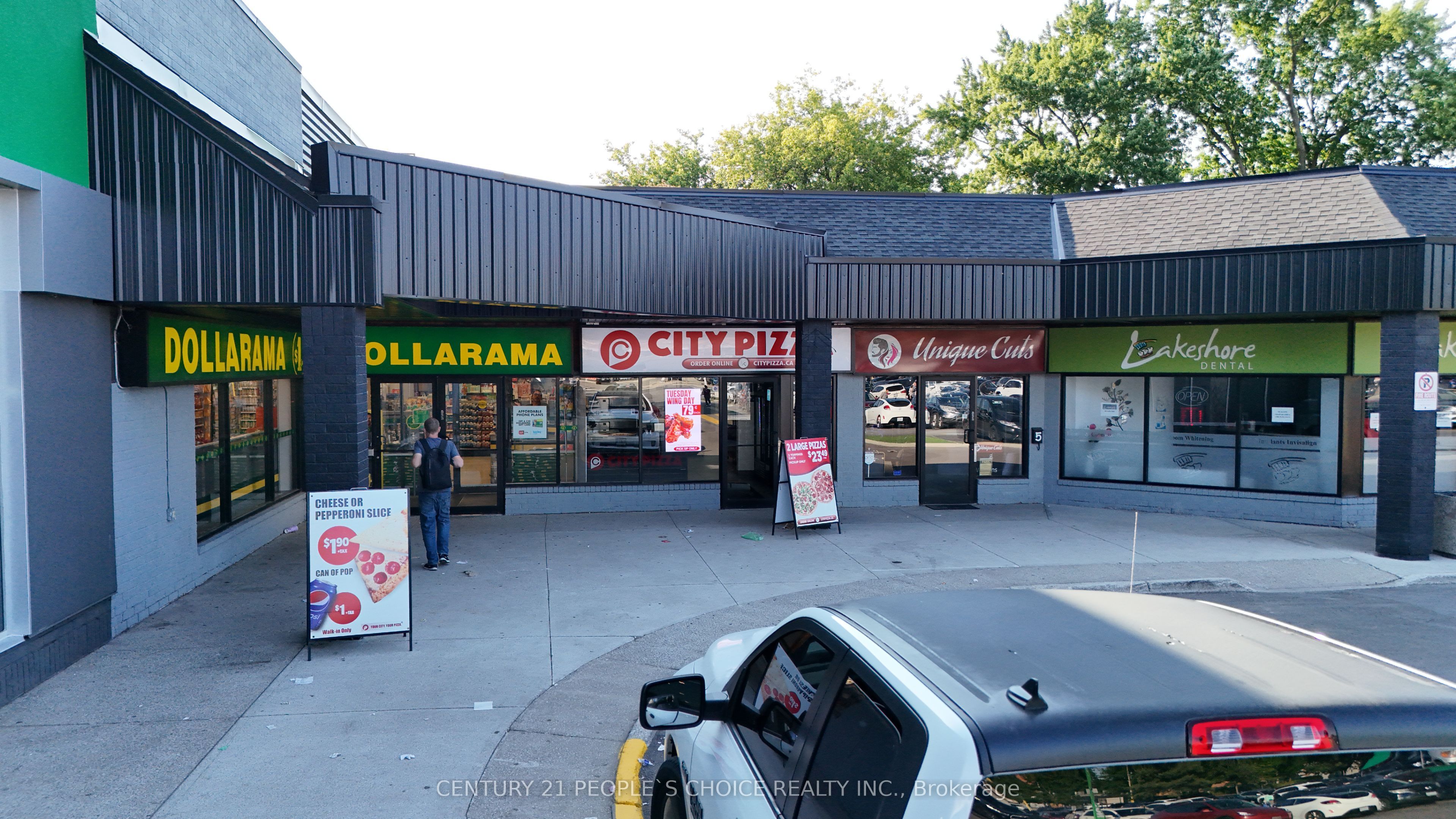 1865 Lakeshore Road W 4