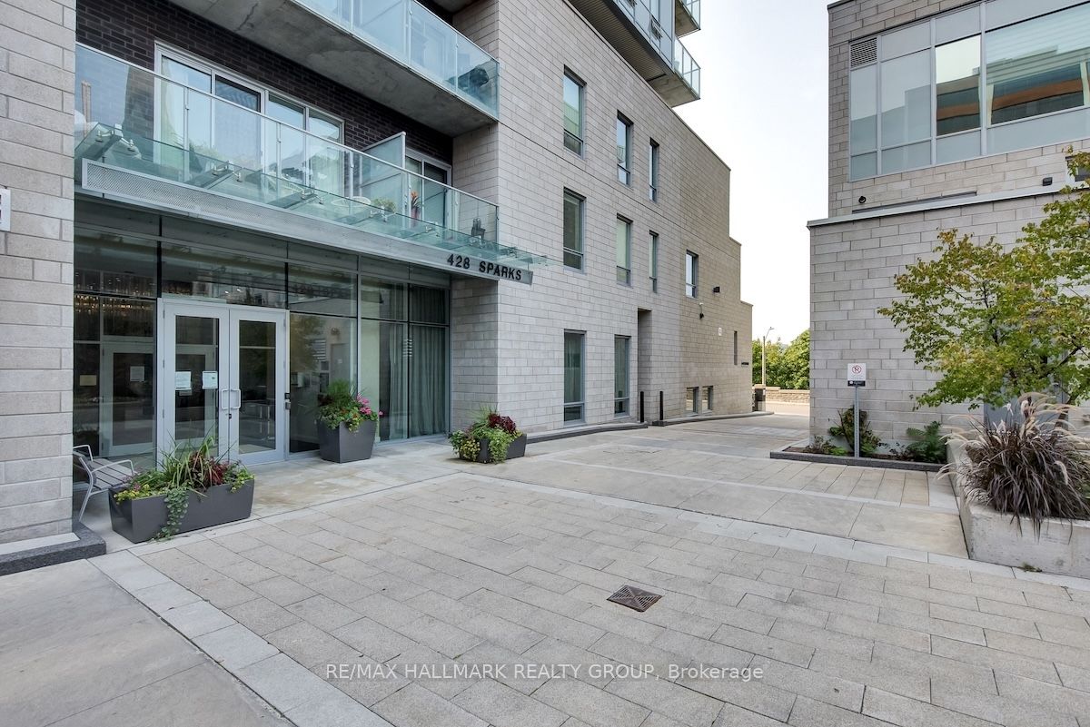 428 Sparks Street 907