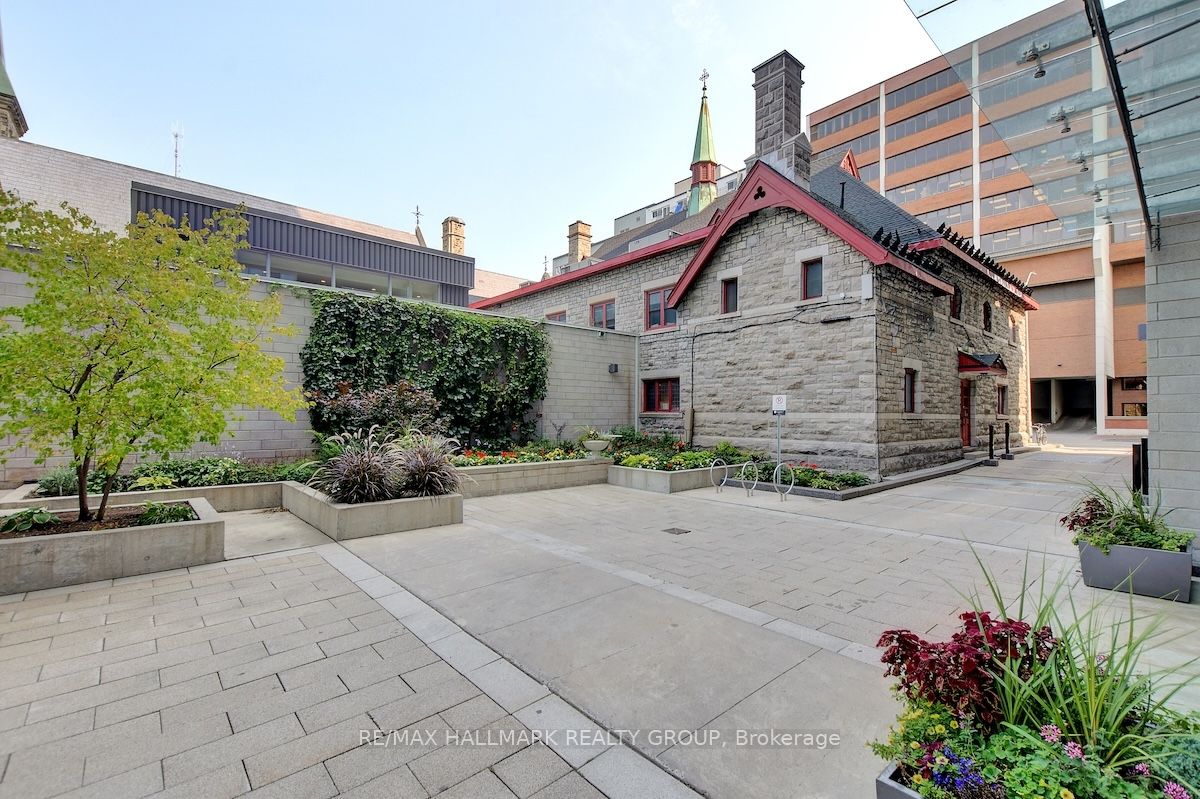 428 Sparks Street 907