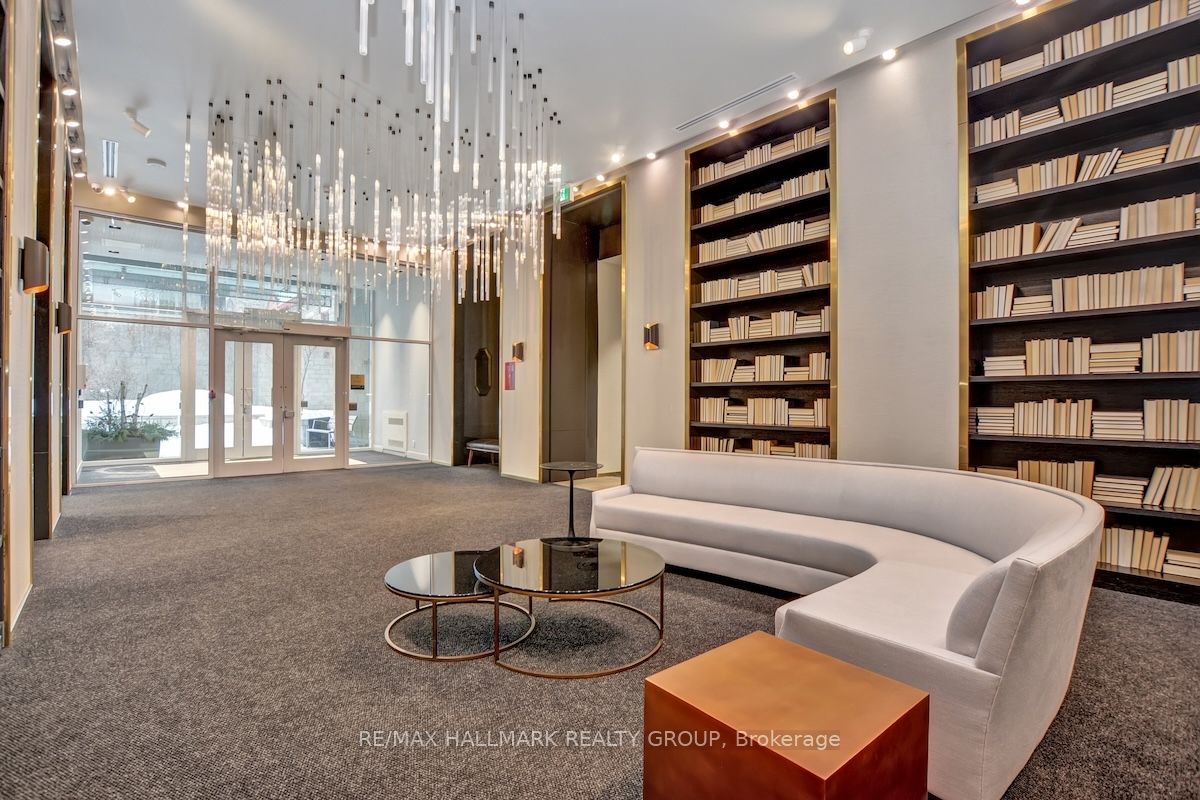 428 Sparks Street 907
