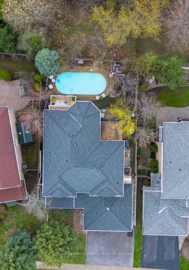 990 Glenbourne Drive