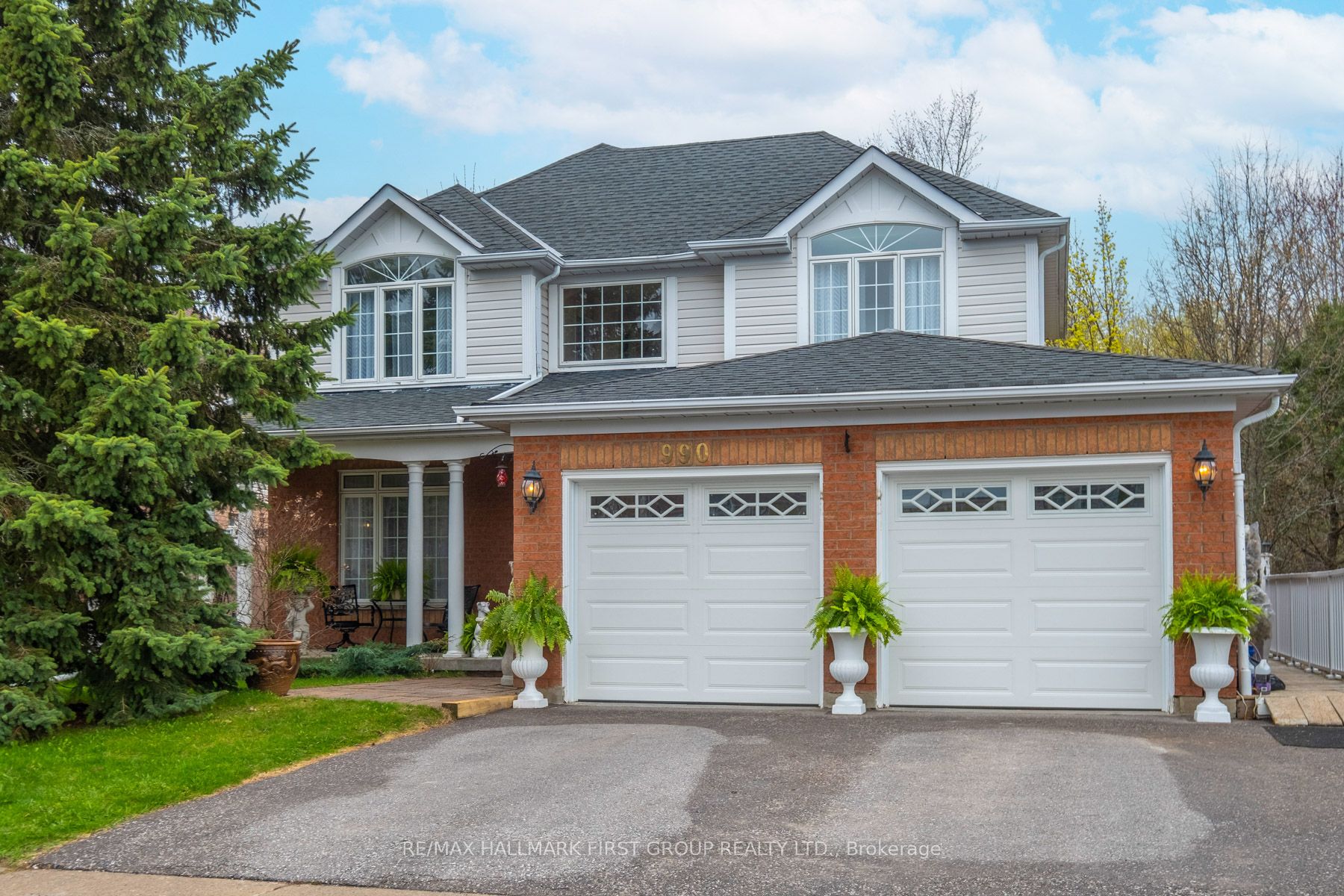 990 Glenbourne Drive