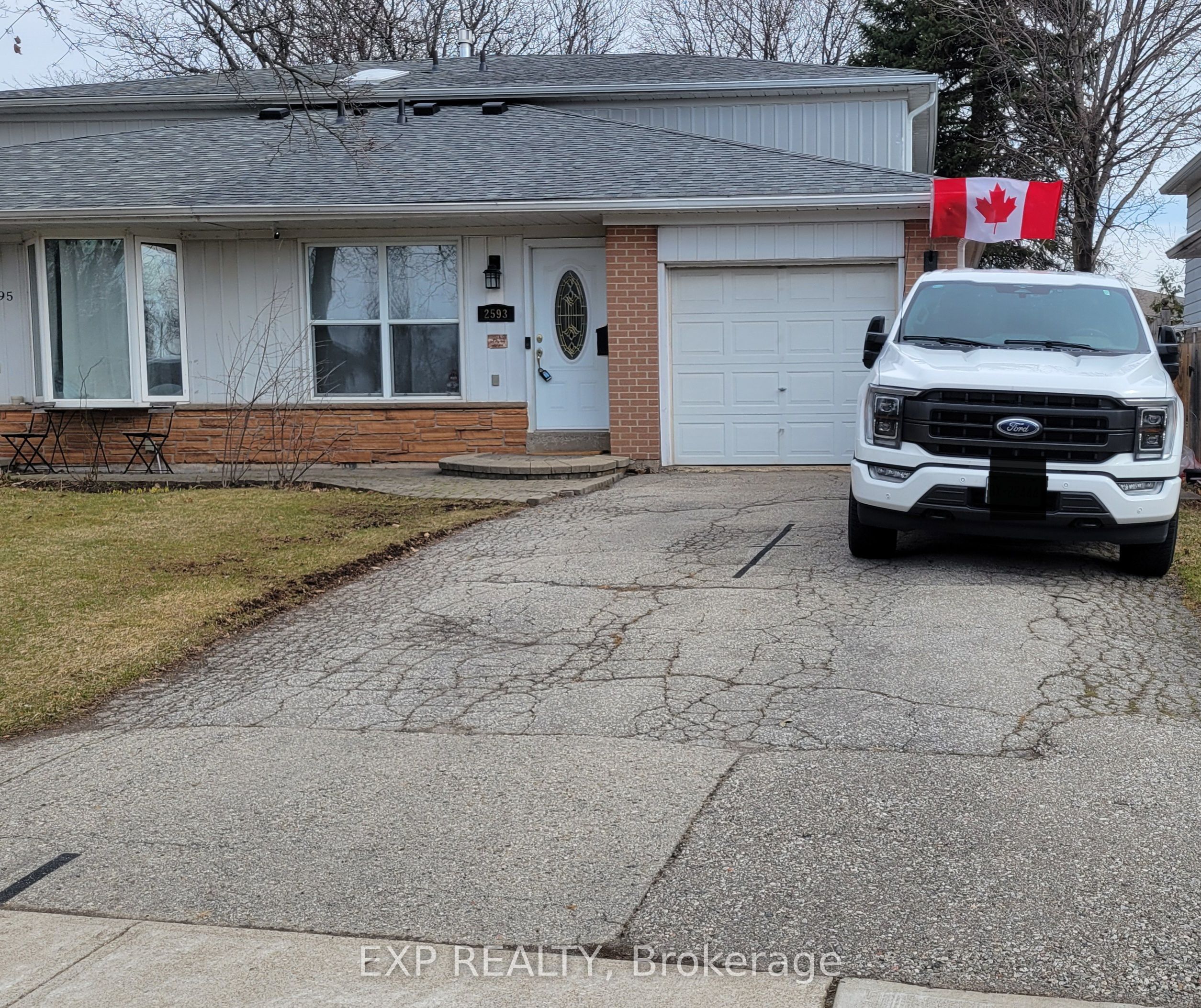 2593 Barcella Crescent