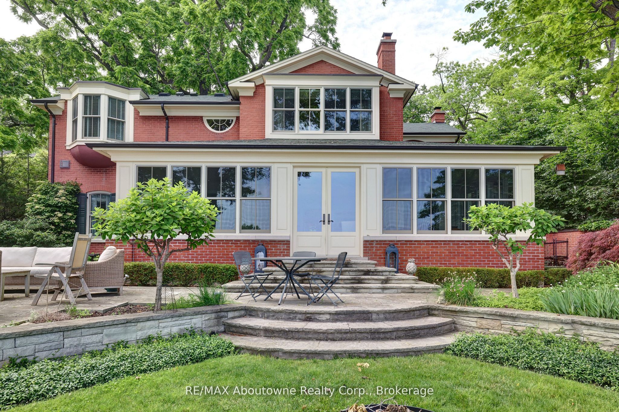 350 King Street