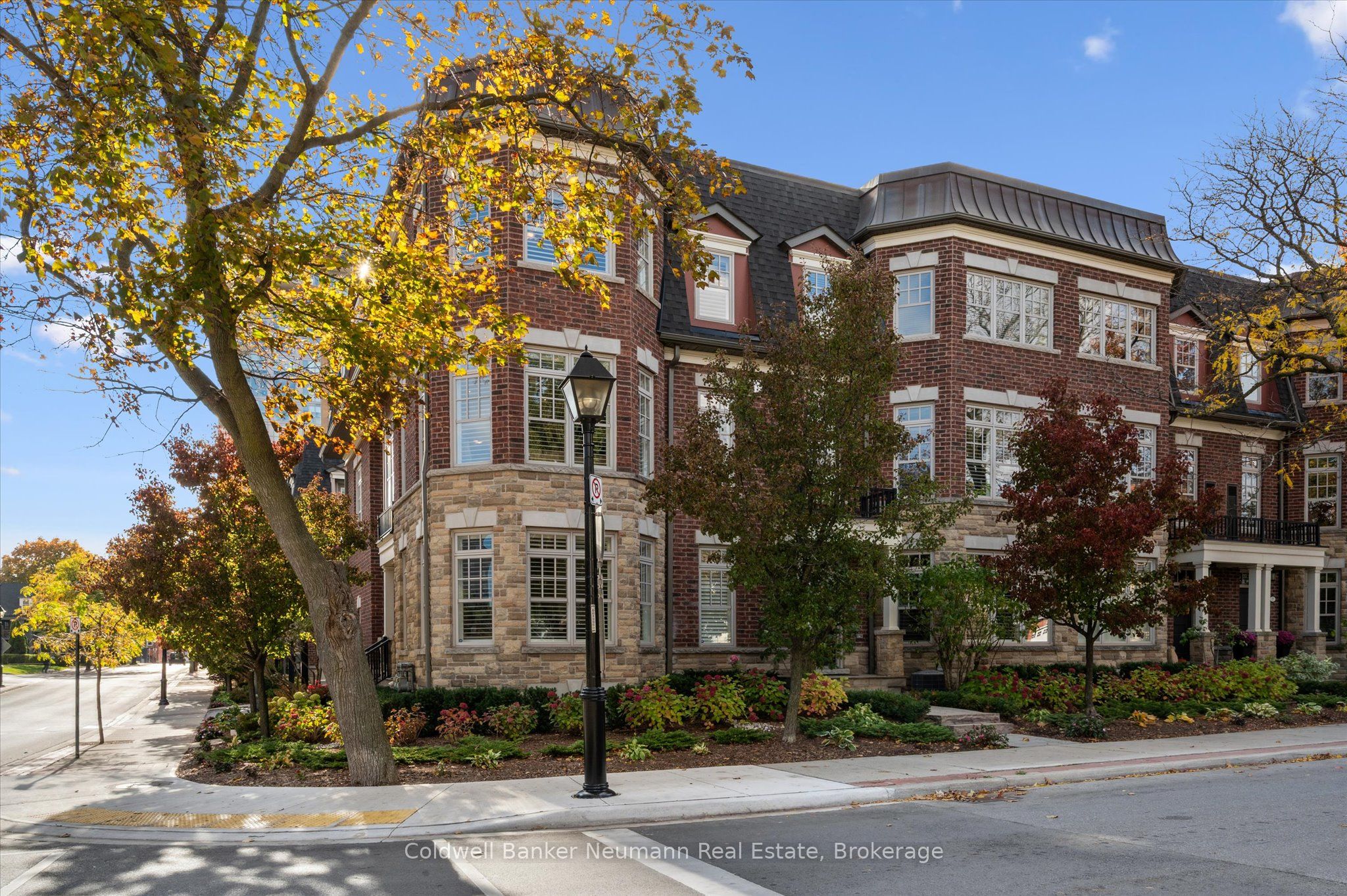 2061 Maria Street 10