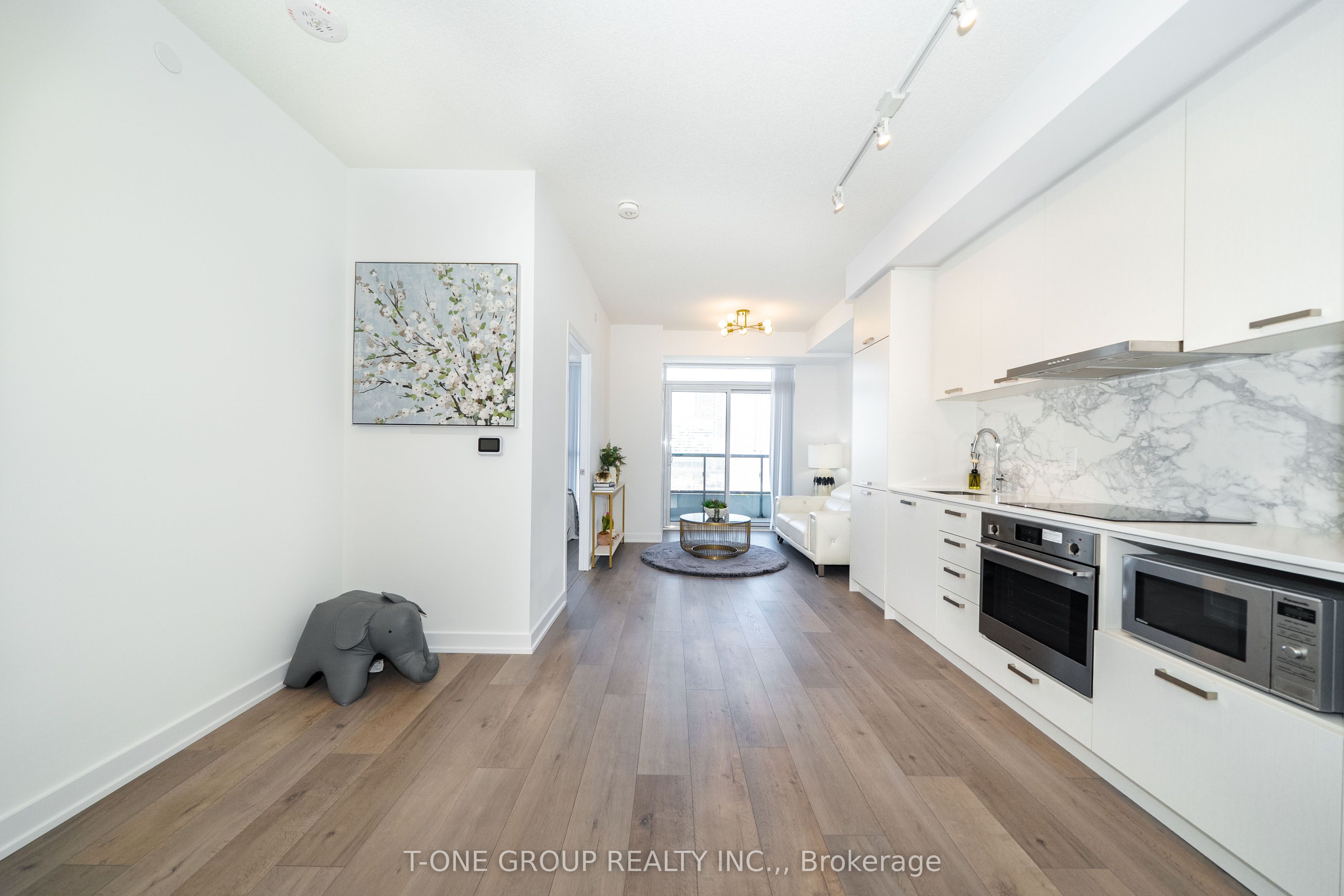 38 Honeycrisp Crescent 921