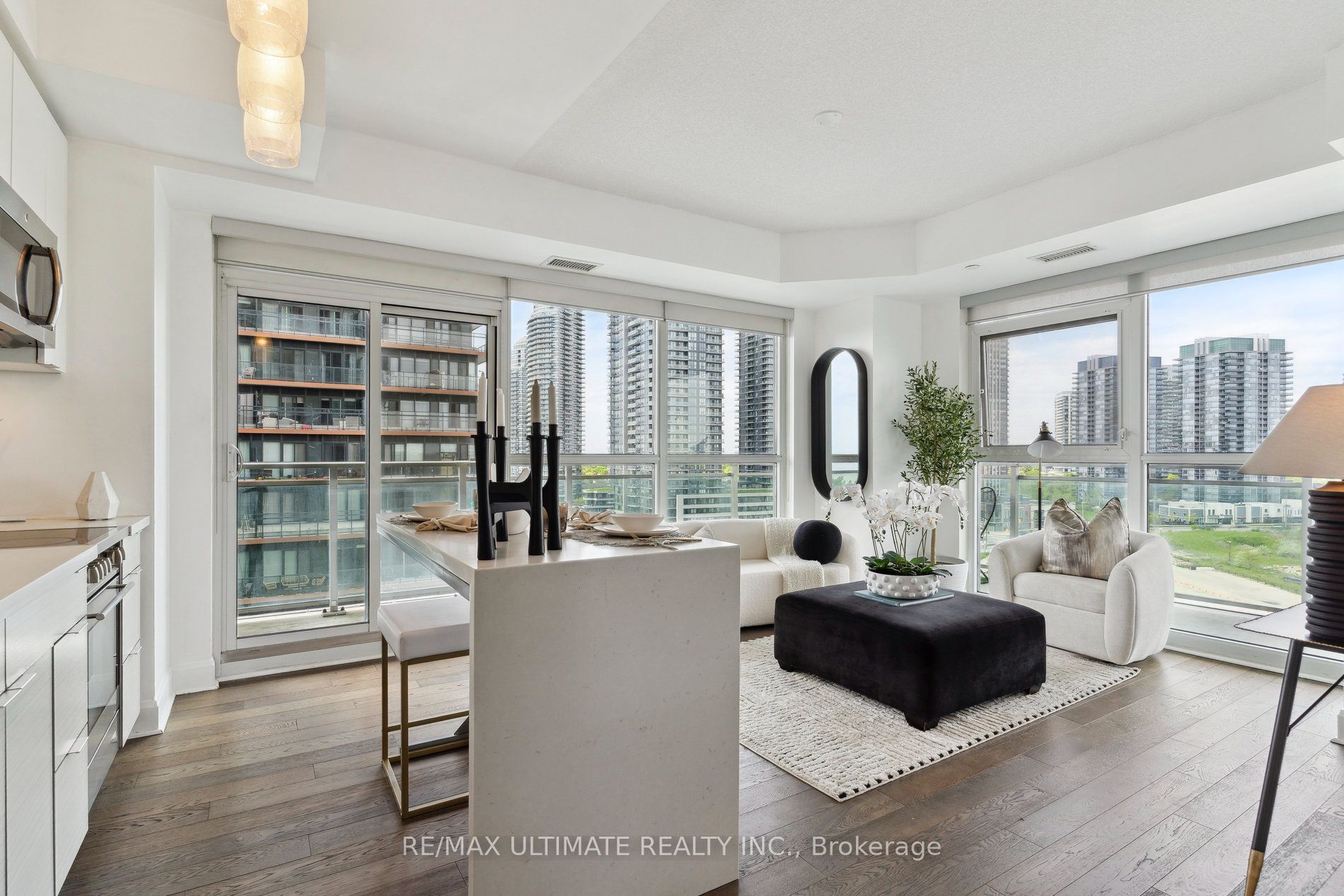 33 Shore Breeze Drive 1003