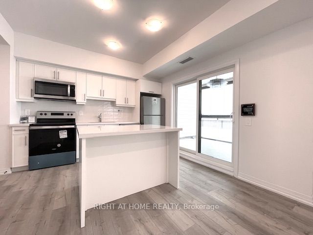 15 Kneeshaw Drive 102