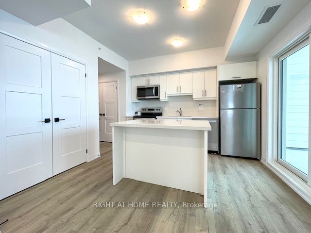 15 Kneeshaw Drive 102