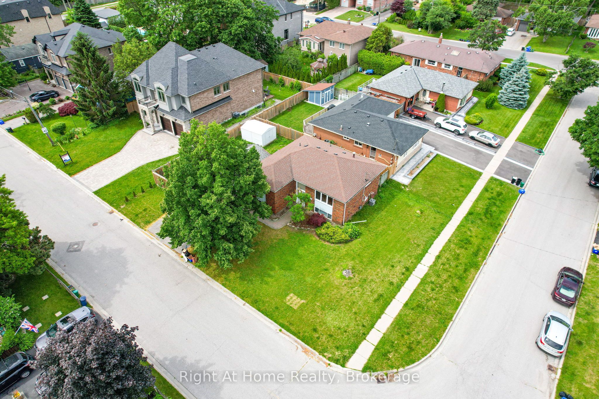 833 Vicki Drive