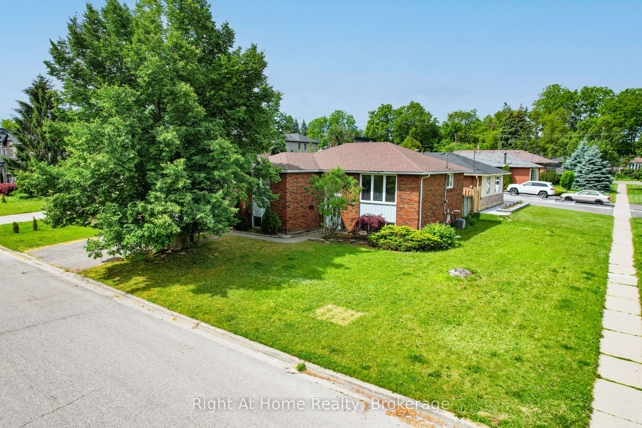 833 Vicki Drive