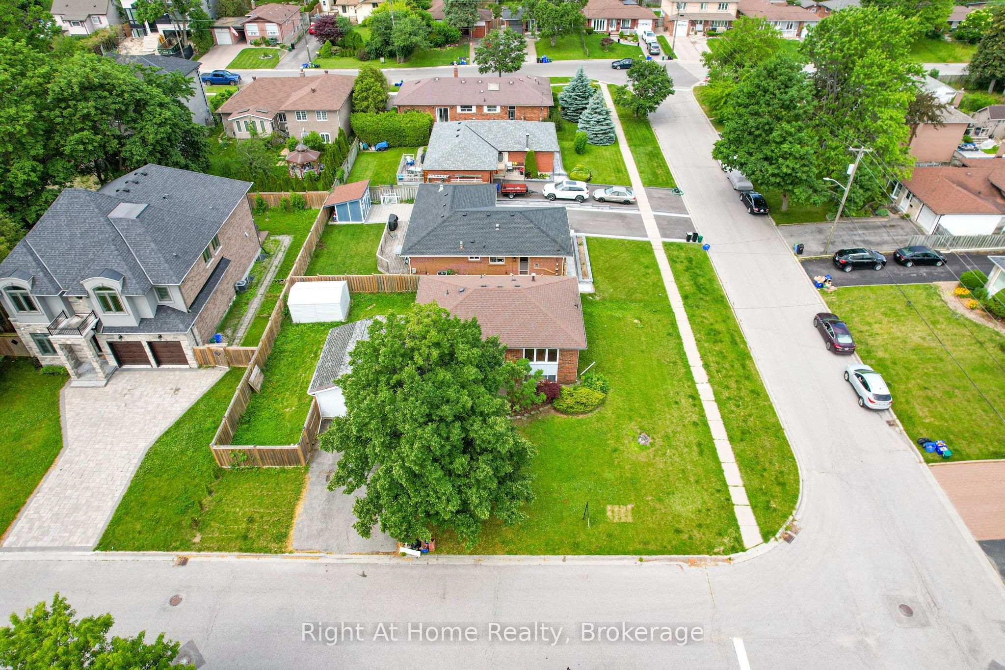 833 Vicki Drive