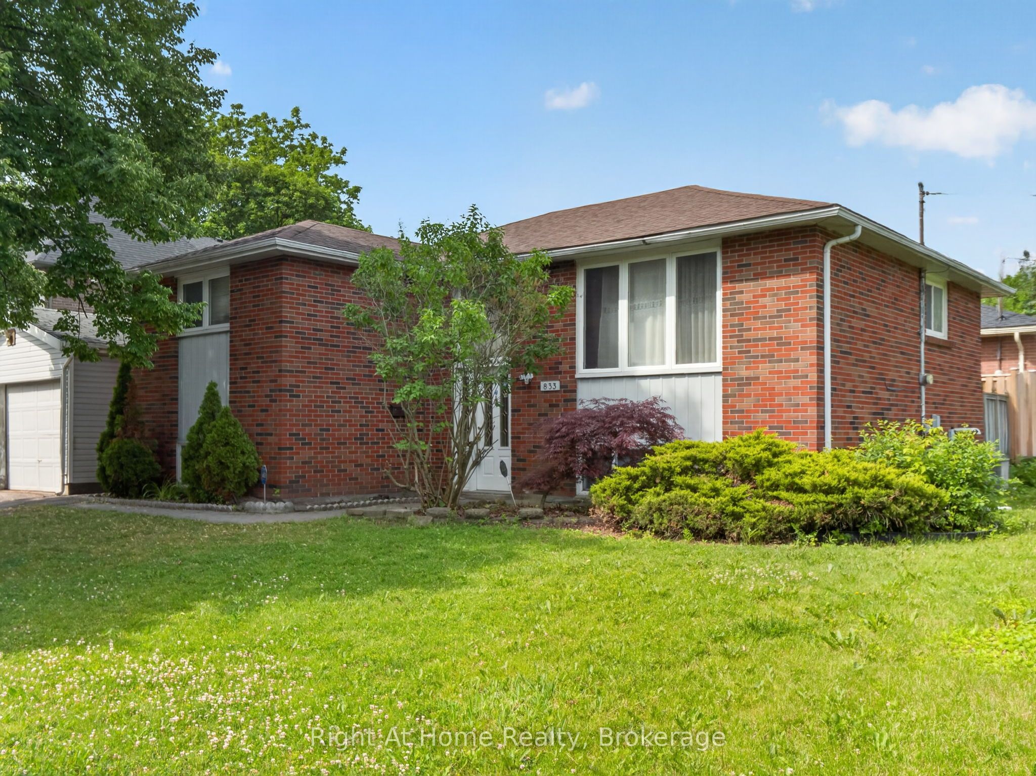833 Vicki Drive