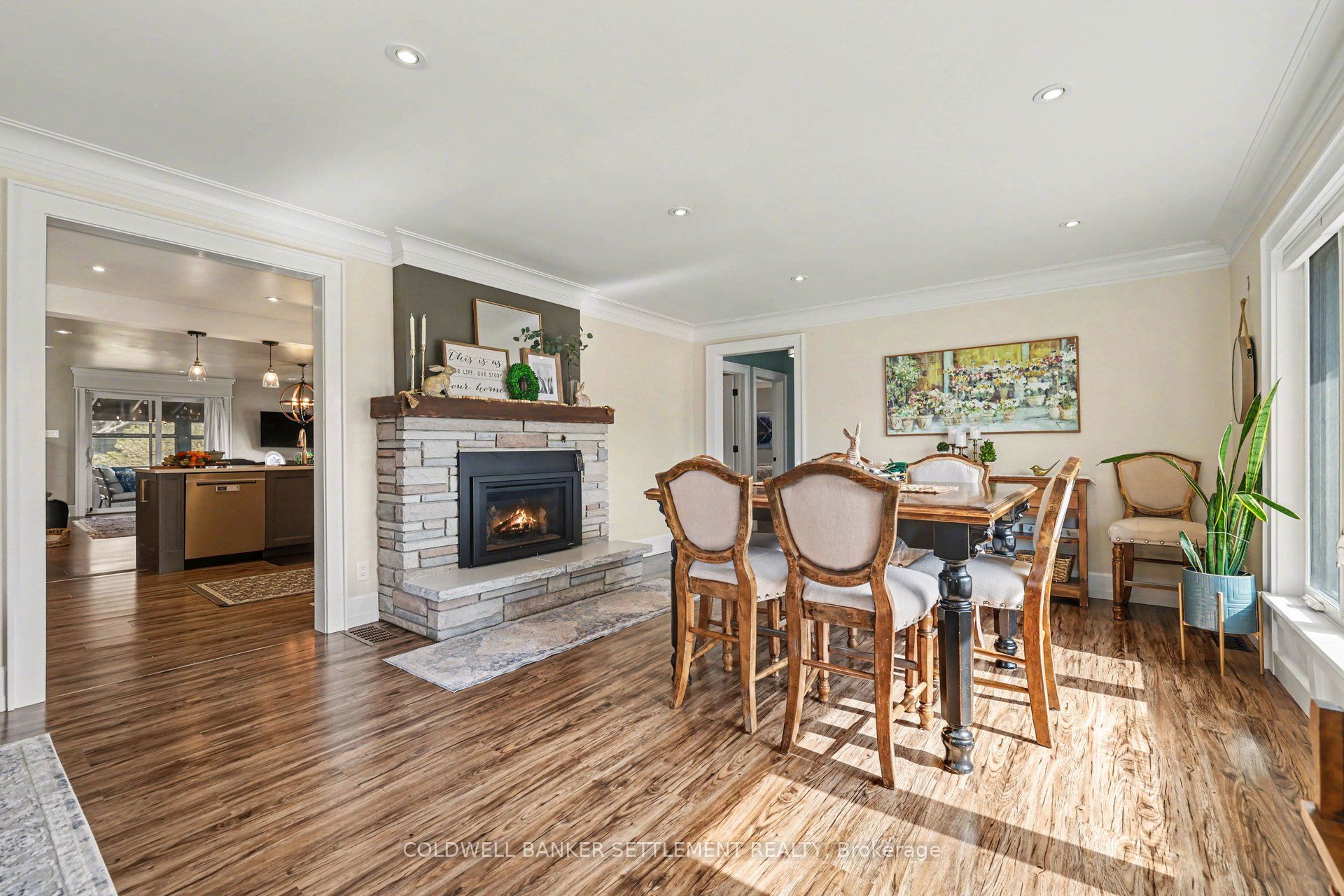 22 Broadview Avenue W