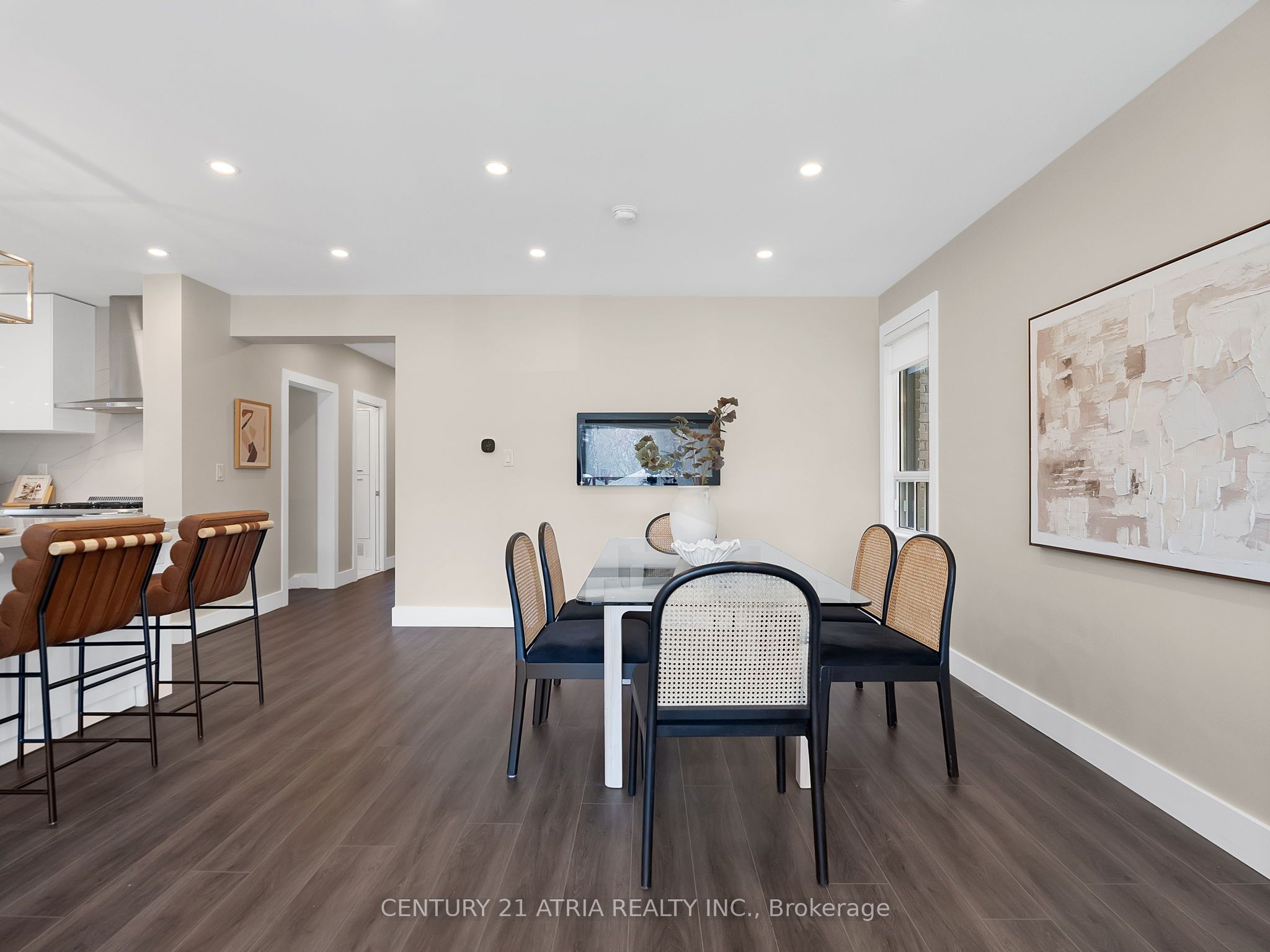 10 Dunrobin Drive