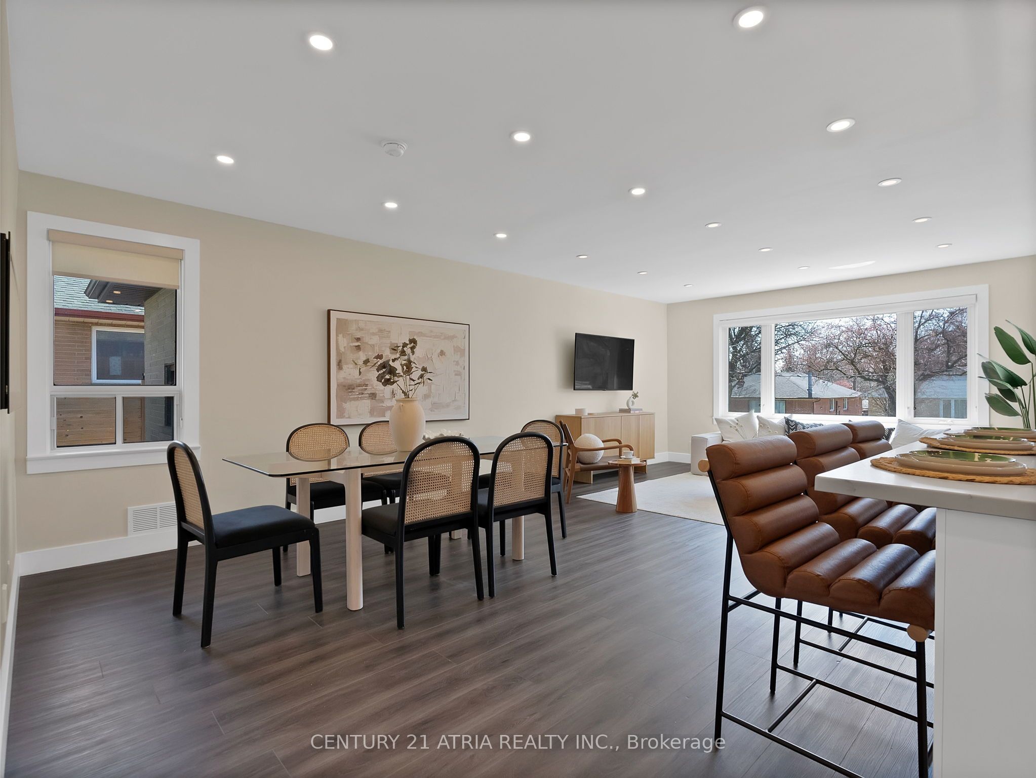 10 Dunrobin Drive