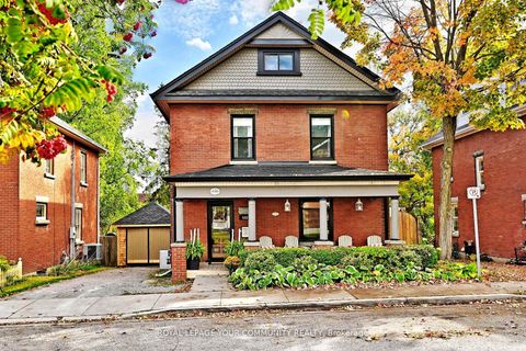 448 Timothy Street Newmarket ON L3Y 1P8
