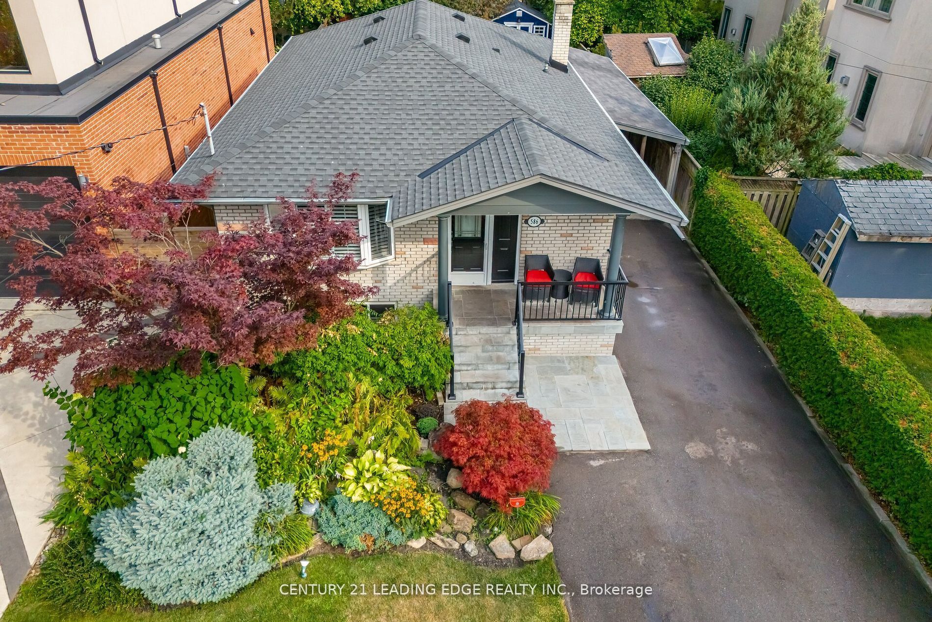 586 Curzon Avenue