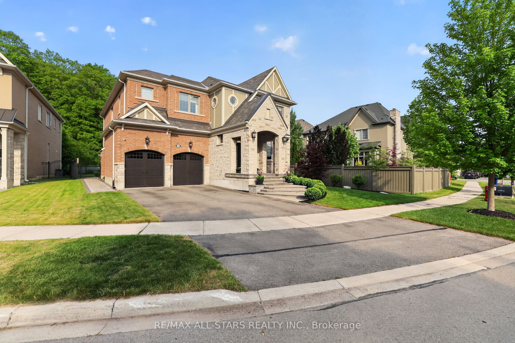 10 Forest Grove Court