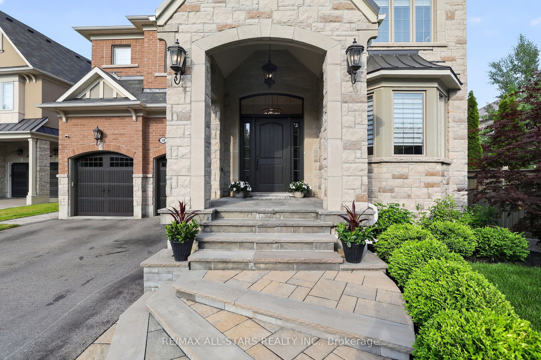10 Forest Grove Court