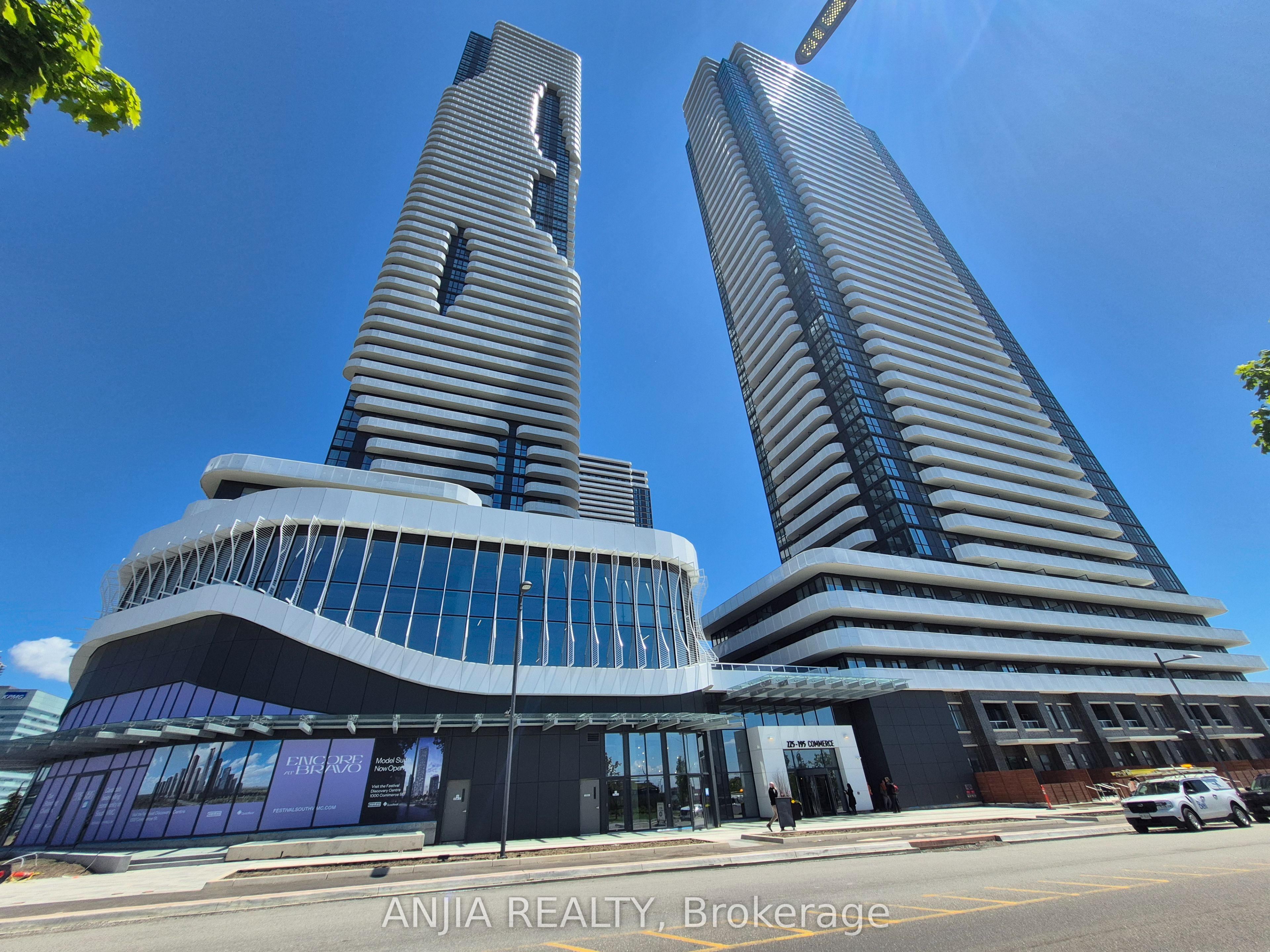 225 COMMERCE Street 4015
