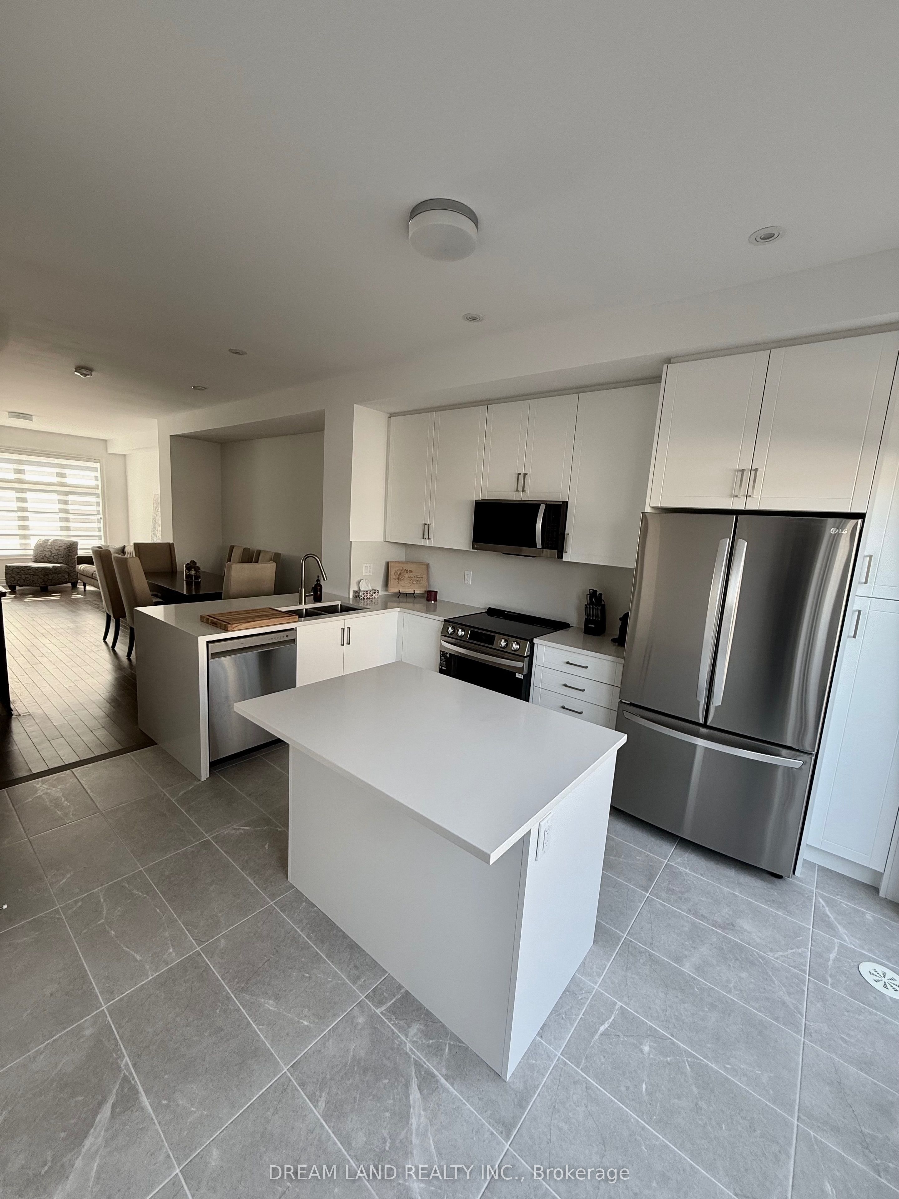 70 Lunar Crescent 193