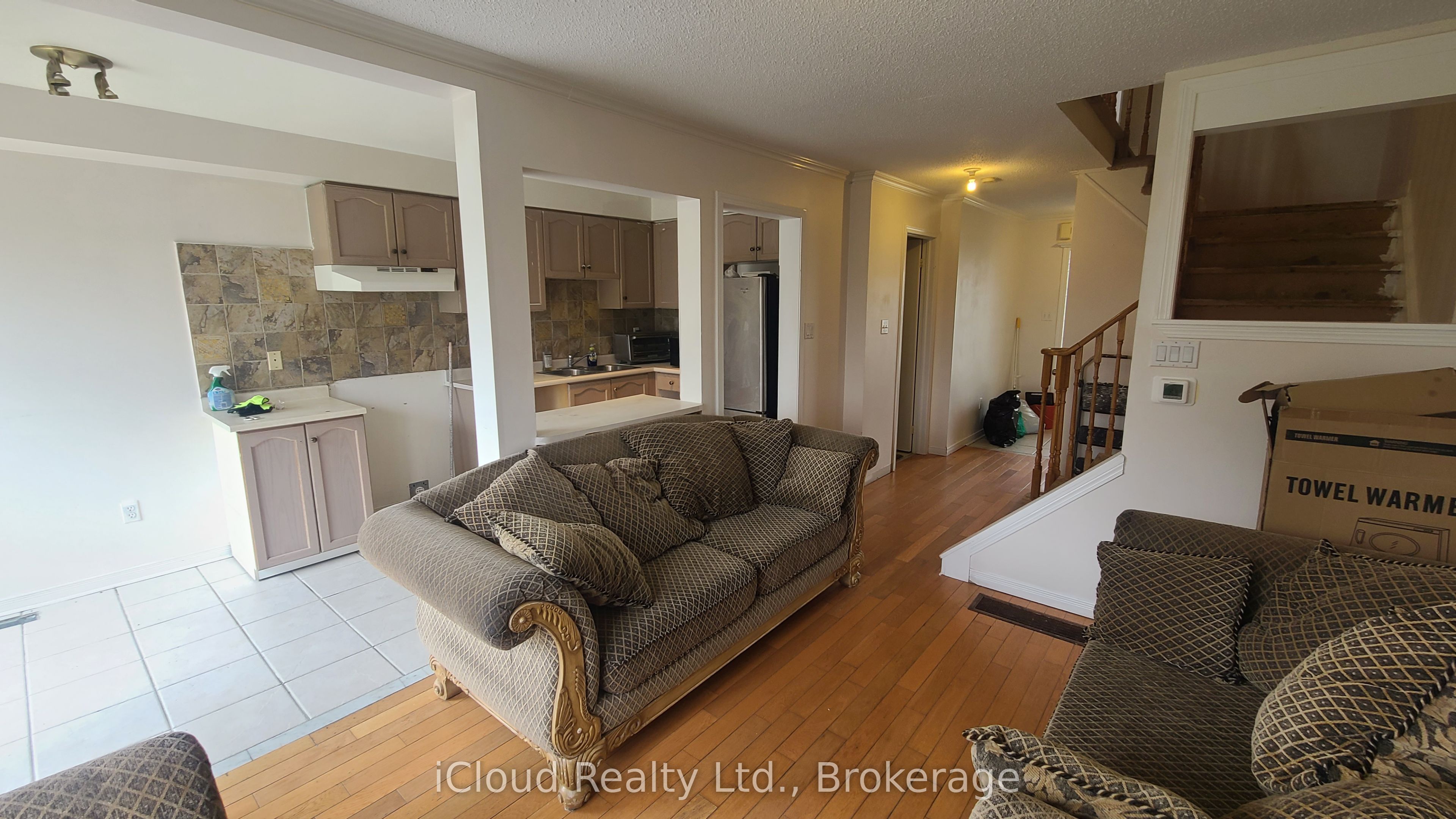 126 Twin Pines Crescent