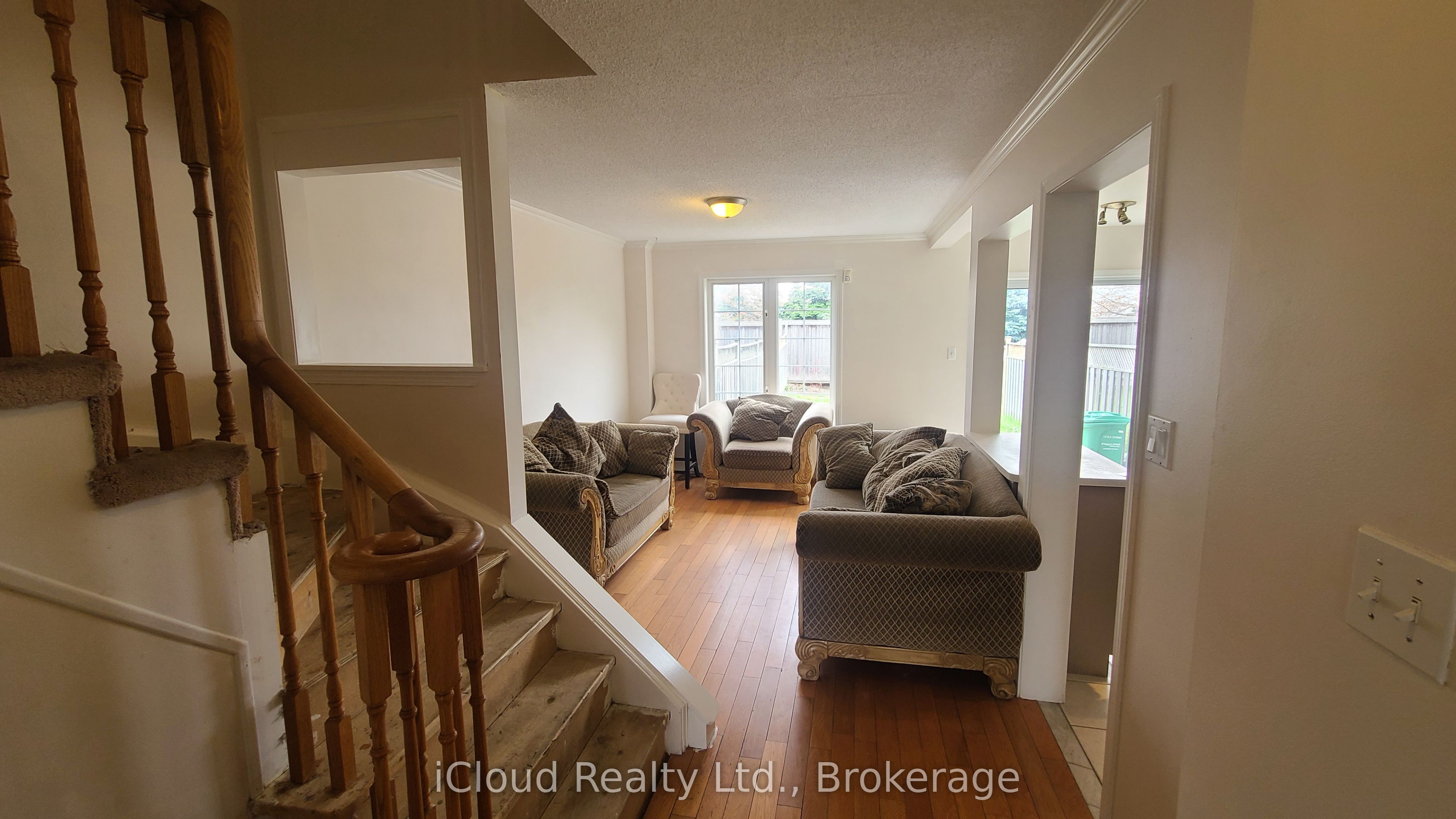 126 Twin Pines Crescent