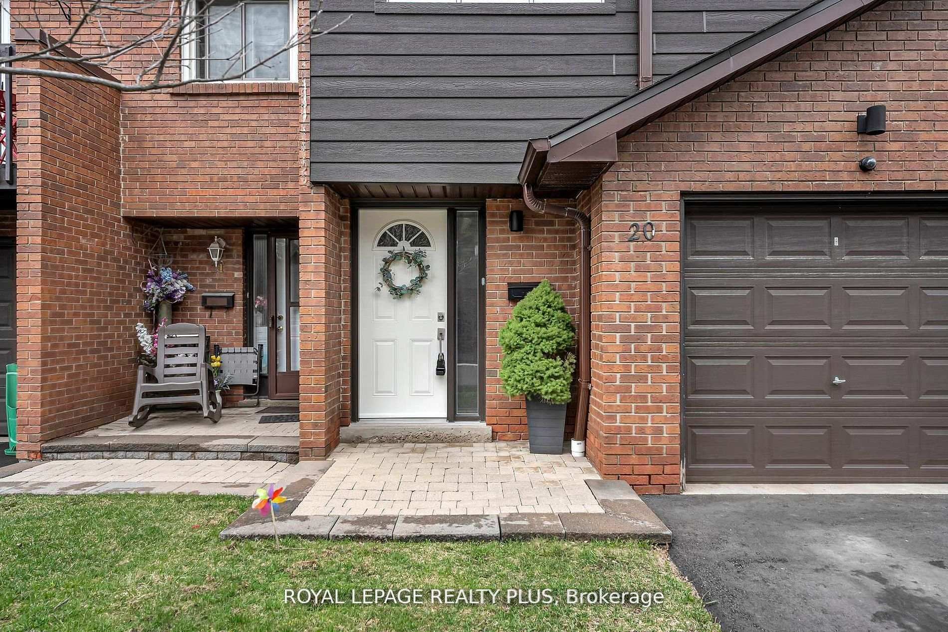 1755 Rathburn Road E 20