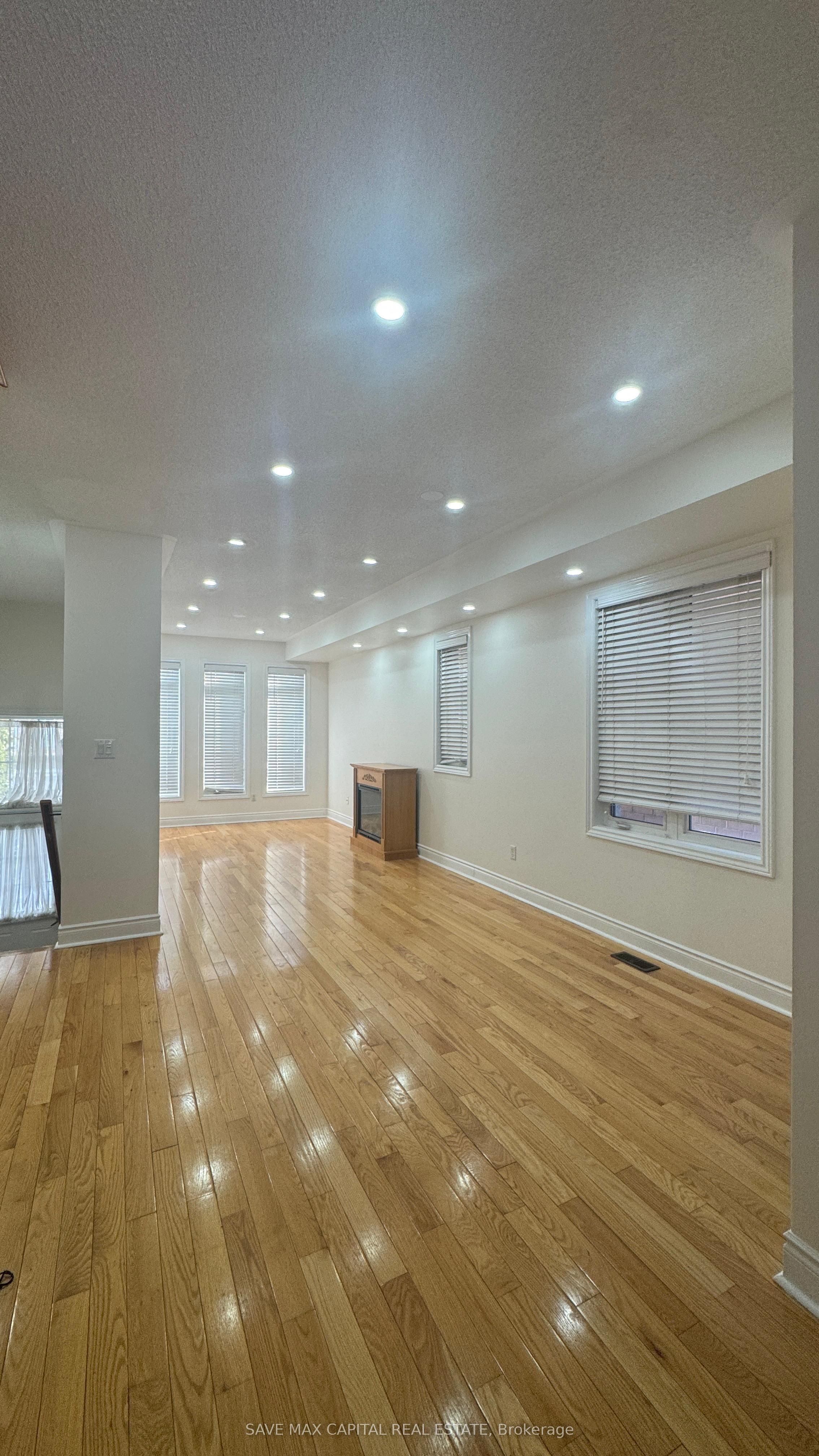 530 Kingston Road 19