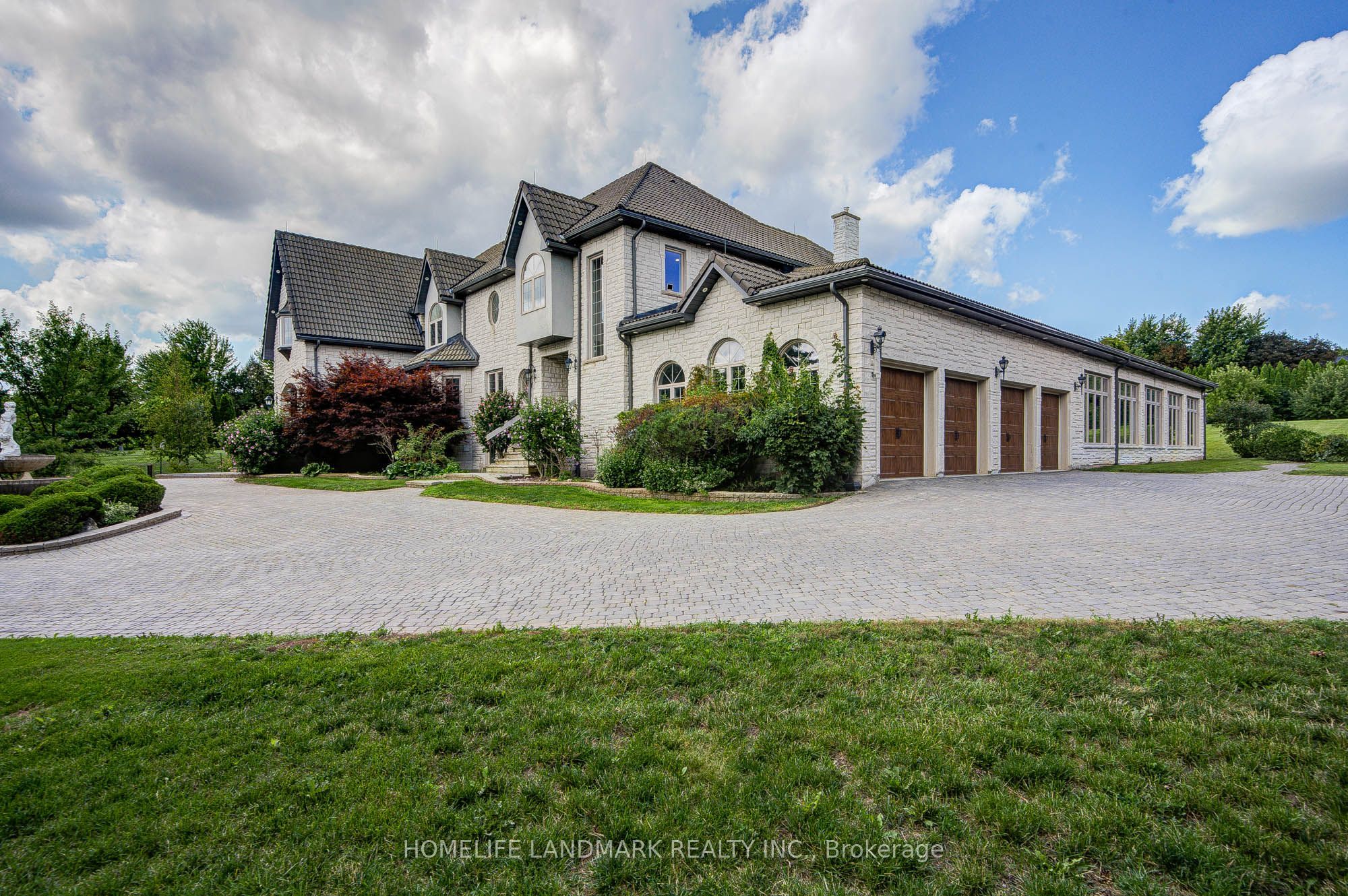 21 Kensington Drive