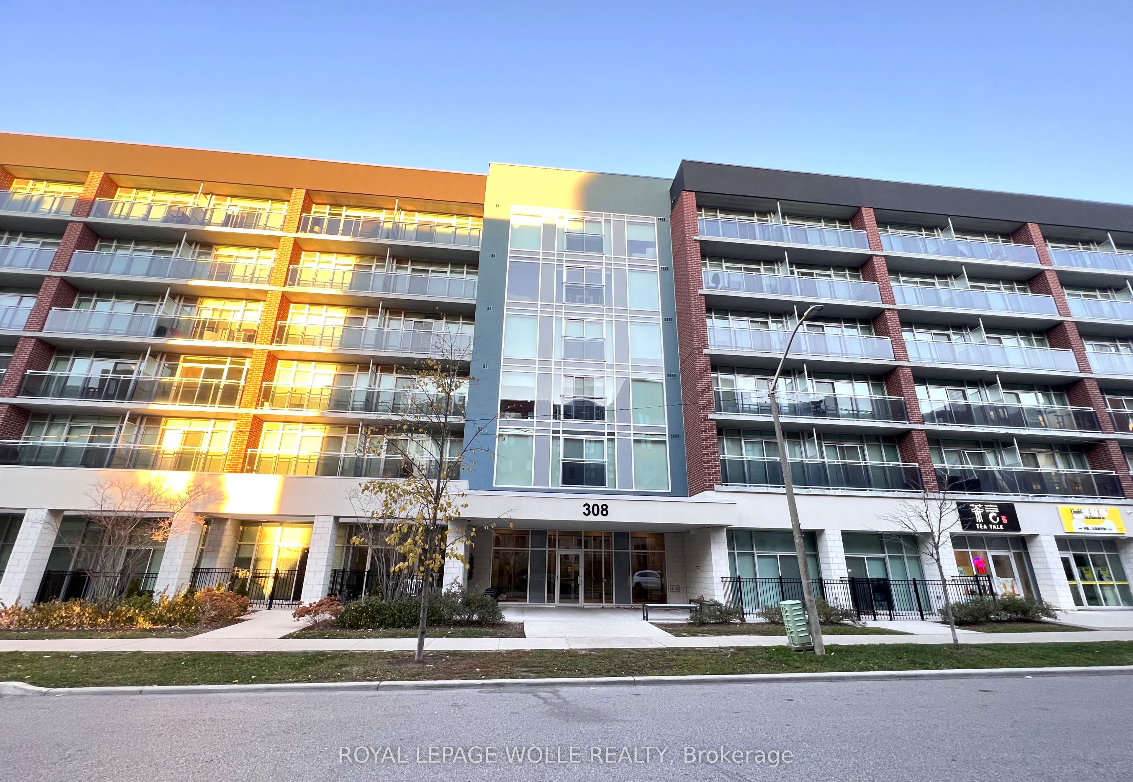 308 Lester Street 107